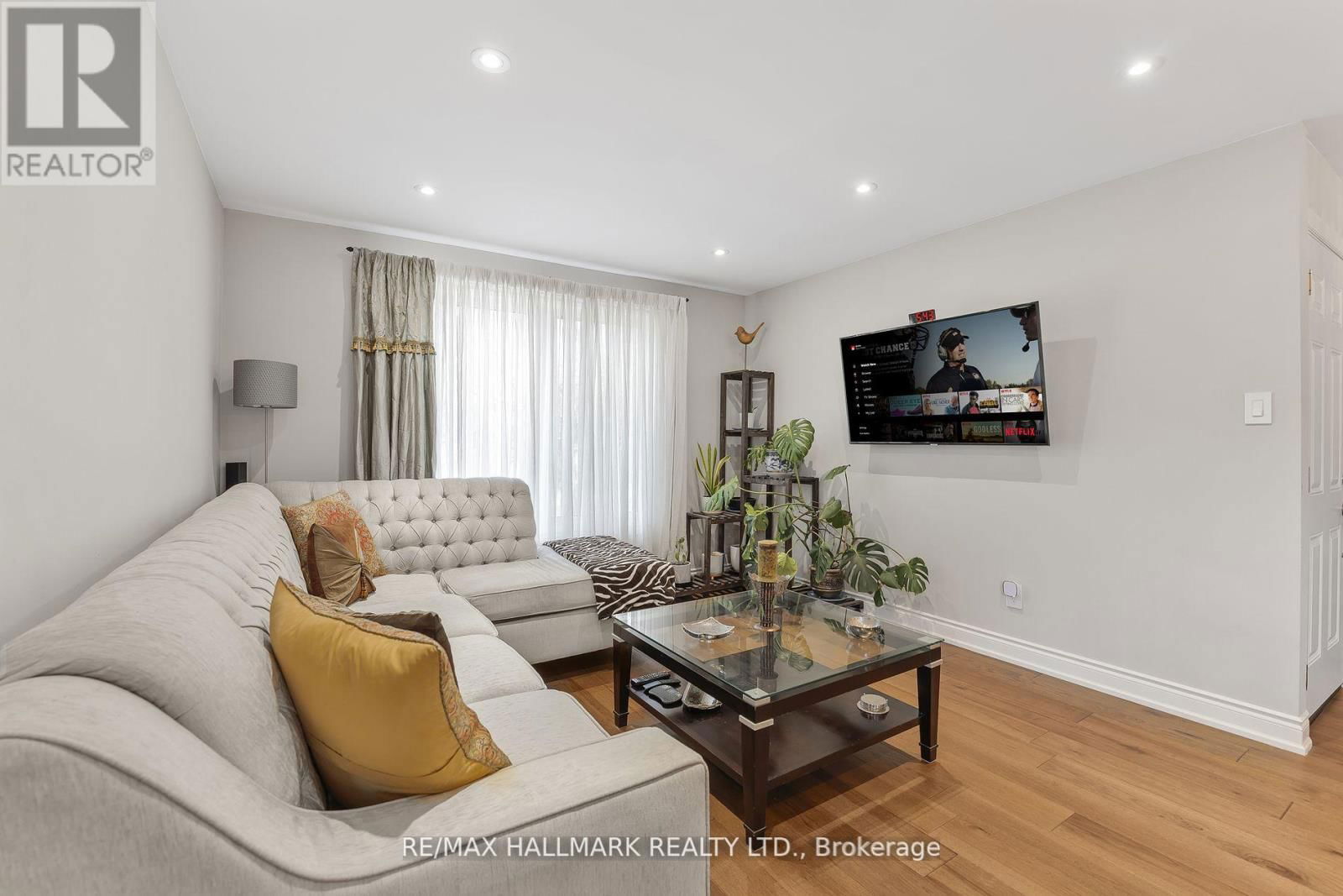 57 WILLIAM ROE BOULEVARD Image 11