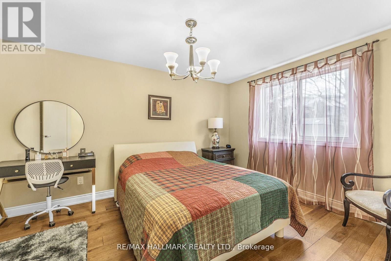 57 WILLIAM ROE BOULEVARD Image 16