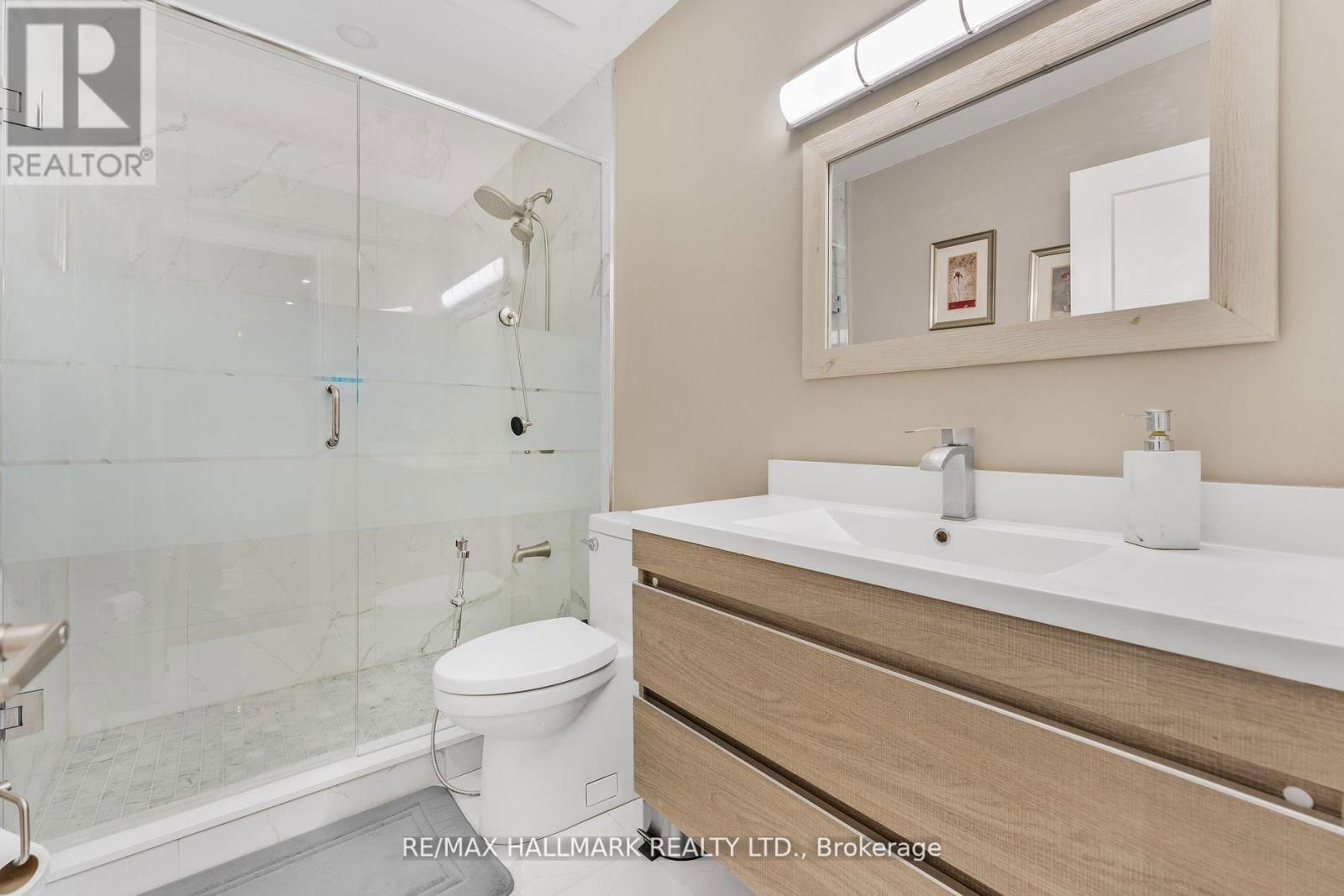 57 WILLIAM ROE BOULEVARD Image 18