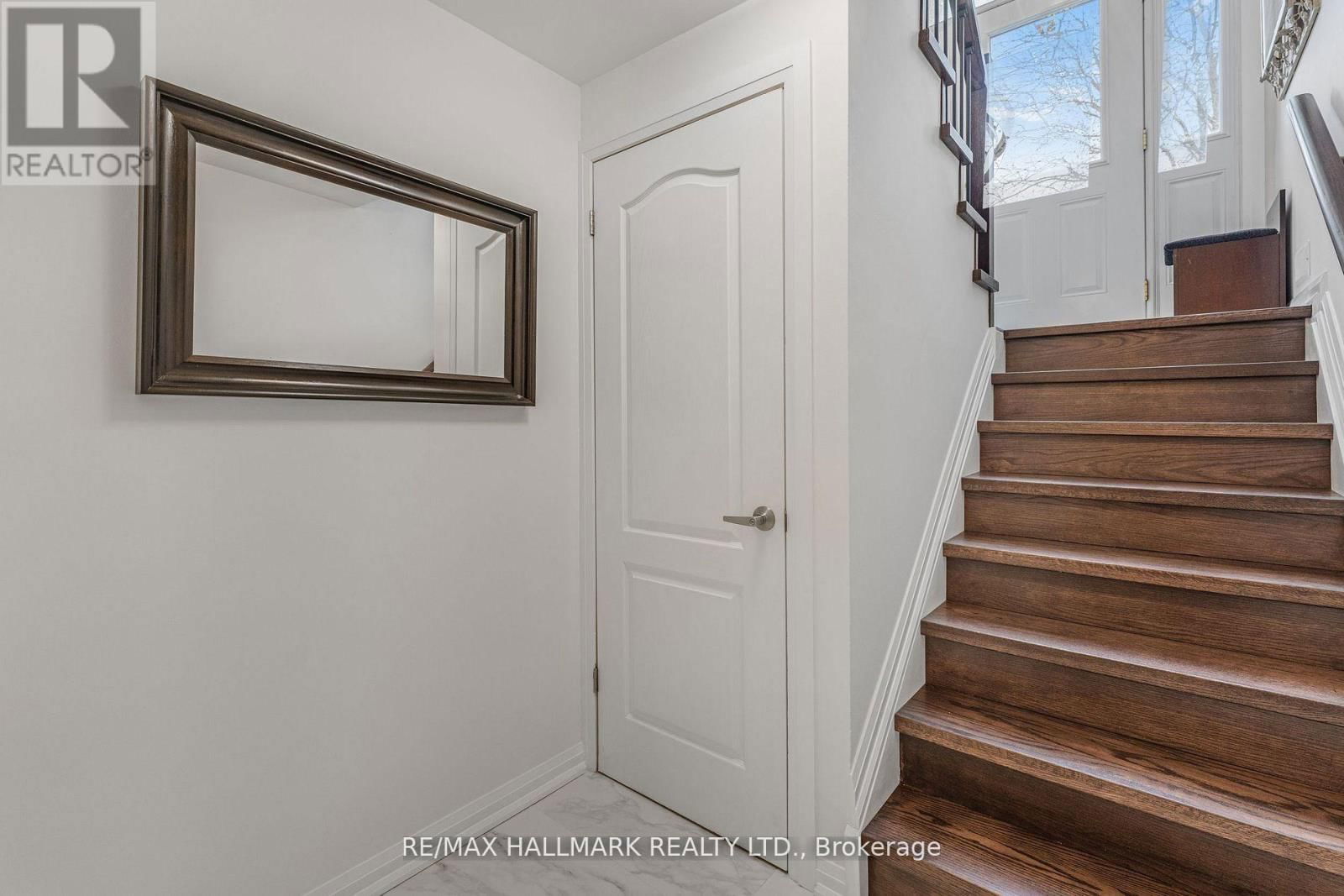 57 WILLIAM ROE BOULEVARD Image 21