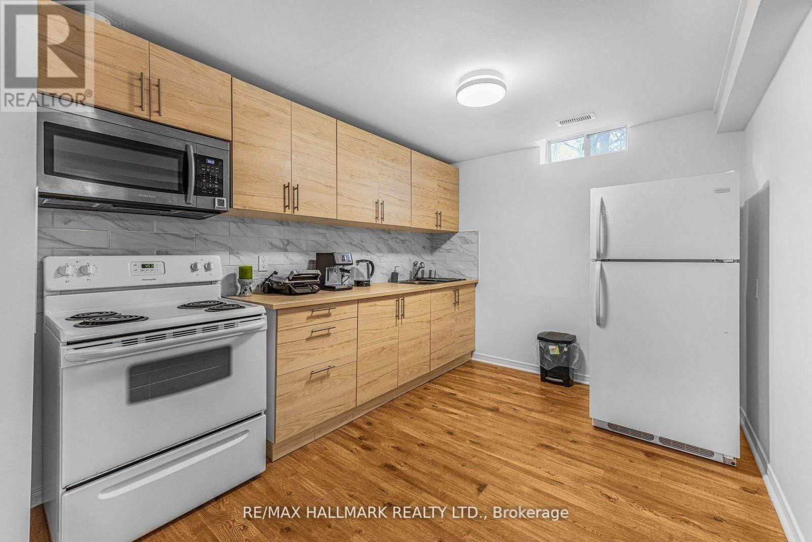 57 WILLIAM ROE BOULEVARD Image 22