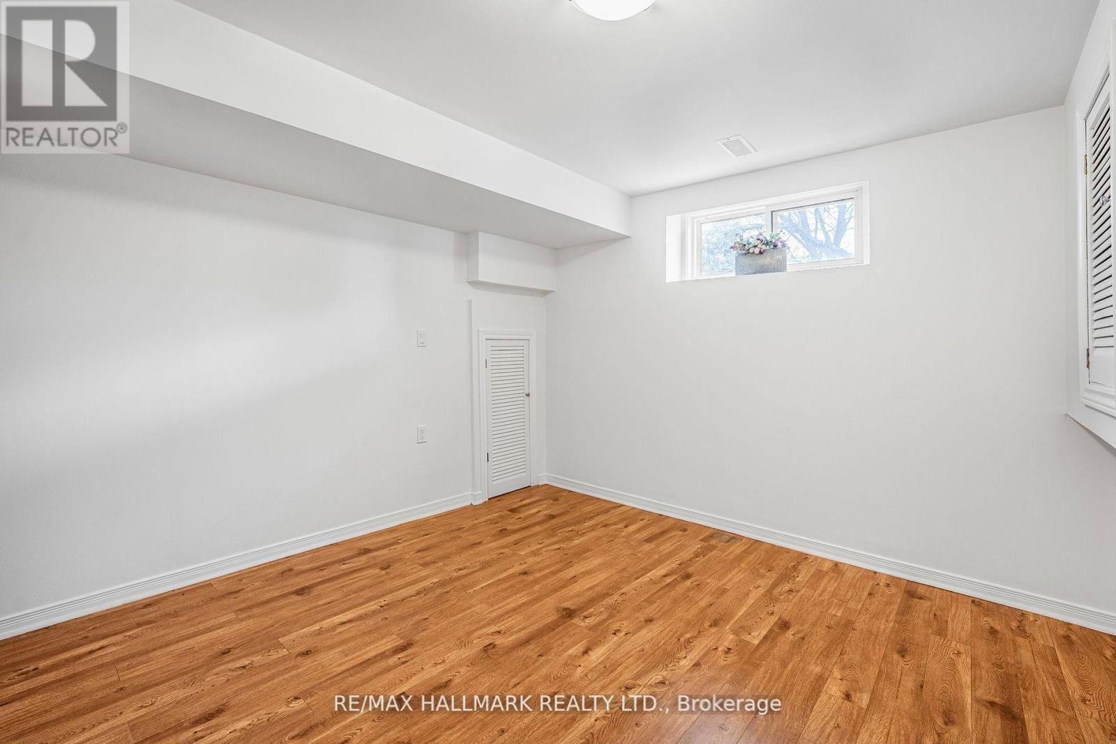 57 WILLIAM ROE BOULEVARD Image 28