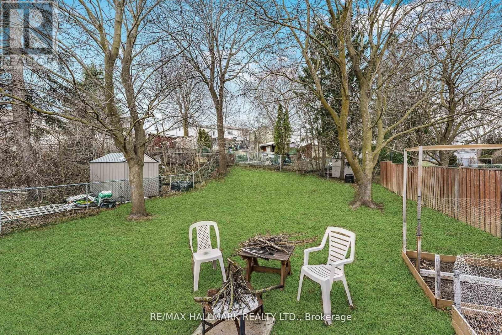 57 WILLIAM ROE BOULEVARD Image 32