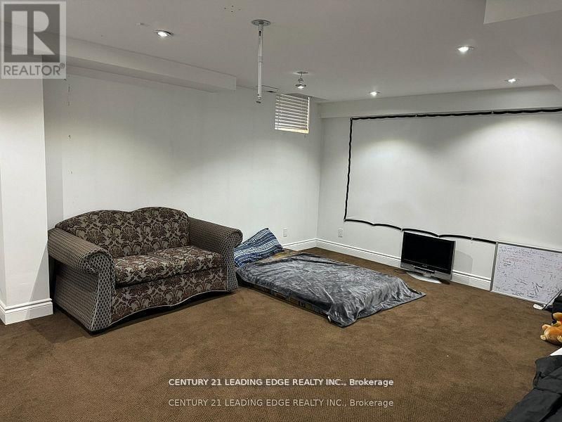 37 GRICE CIRCLE Image 1