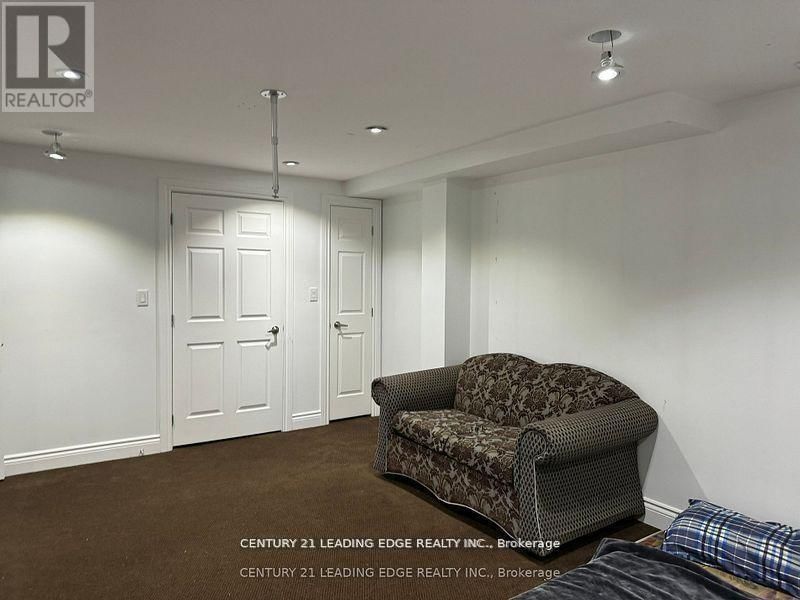 37 GRICE CIRCLE Image 2