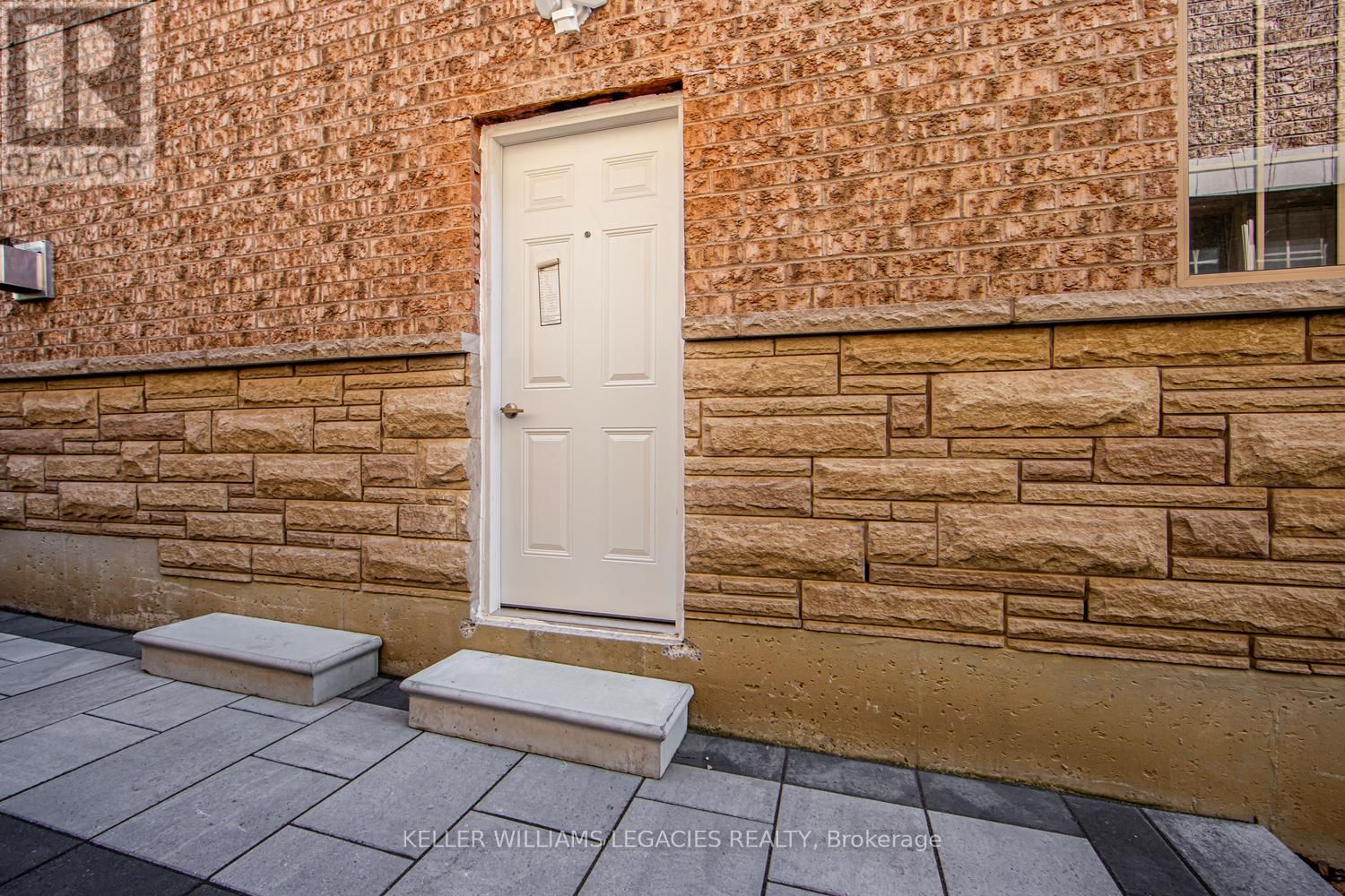12 MIDVALE HEIGHTS LANE Image 2