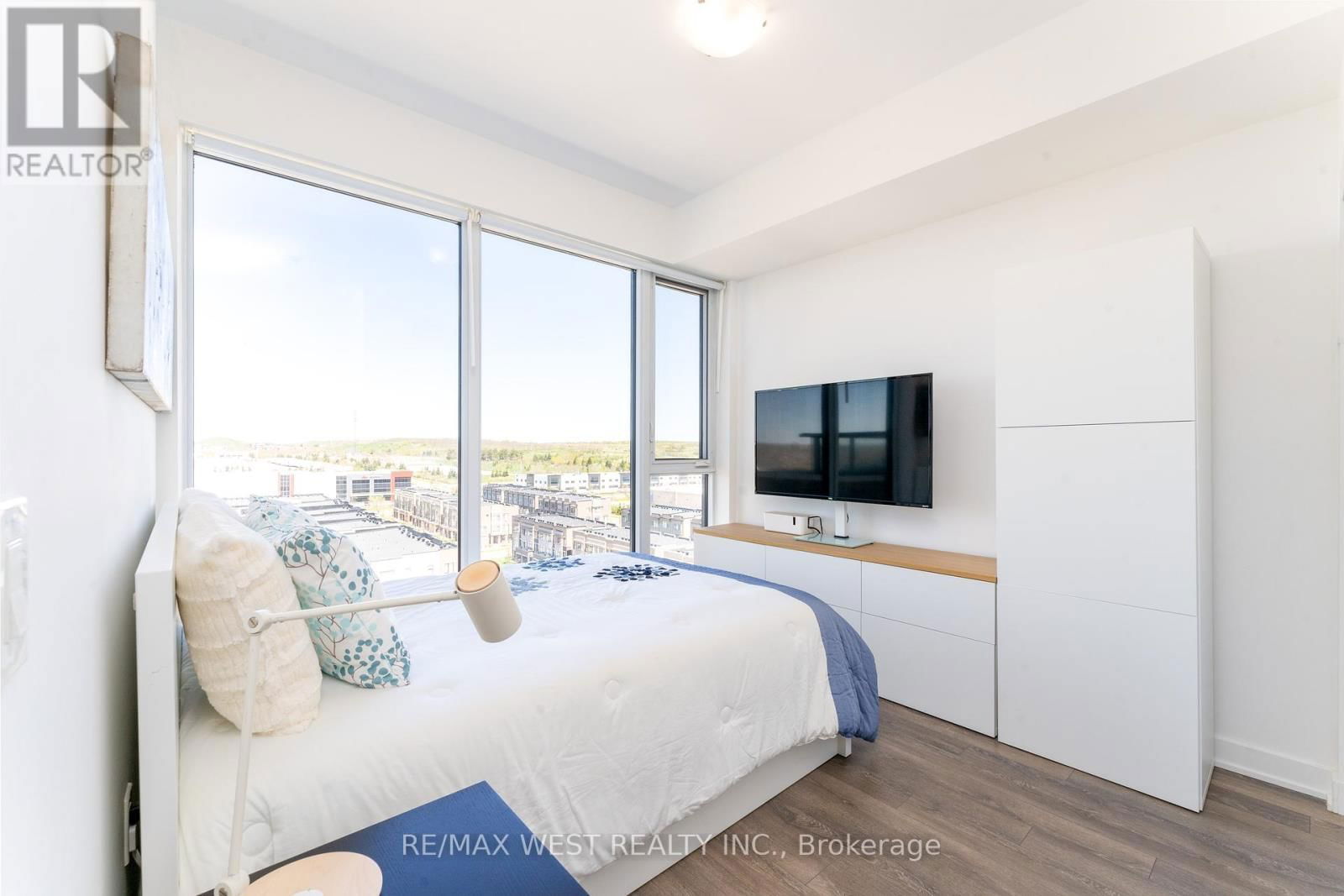 924 - 100 EAGLE ROCK WAY Image 11