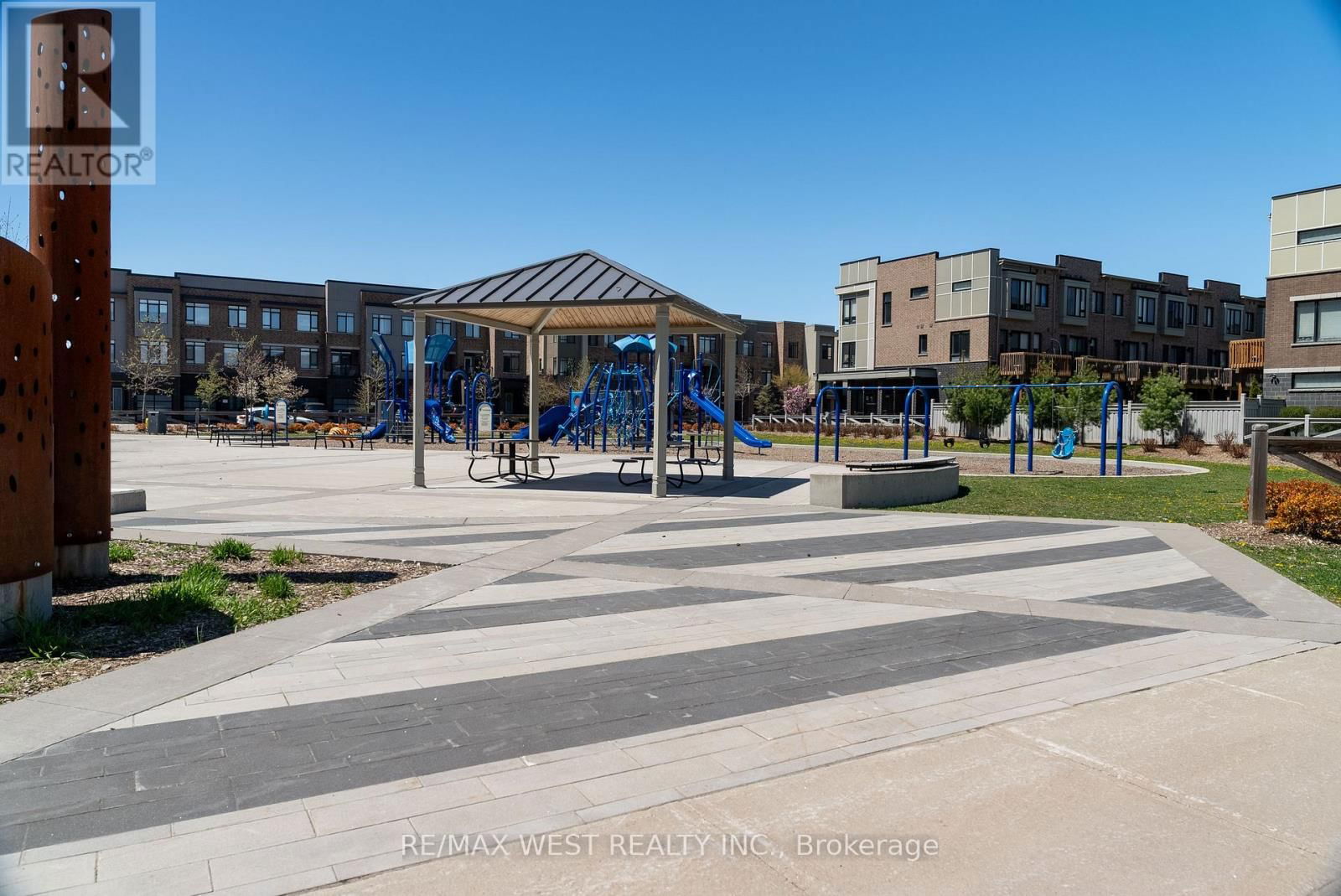 924 - 100 EAGLE ROCK WAY Image 31