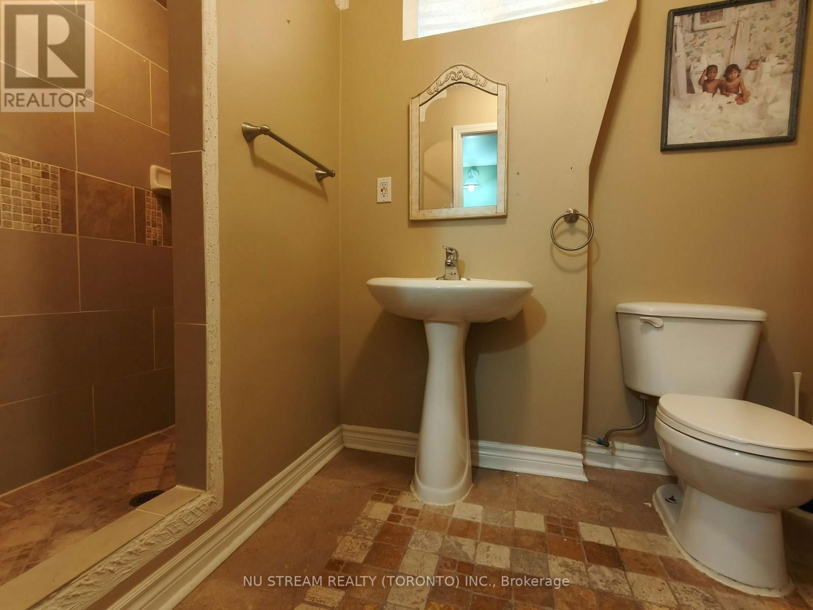 279 TWIN HILLS CRESCENT Image 21