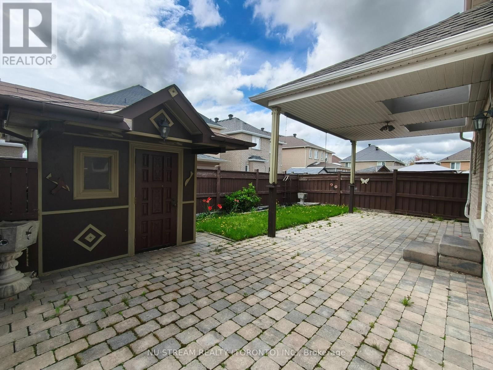 279 TWIN HILLS CRESCENT Image 23