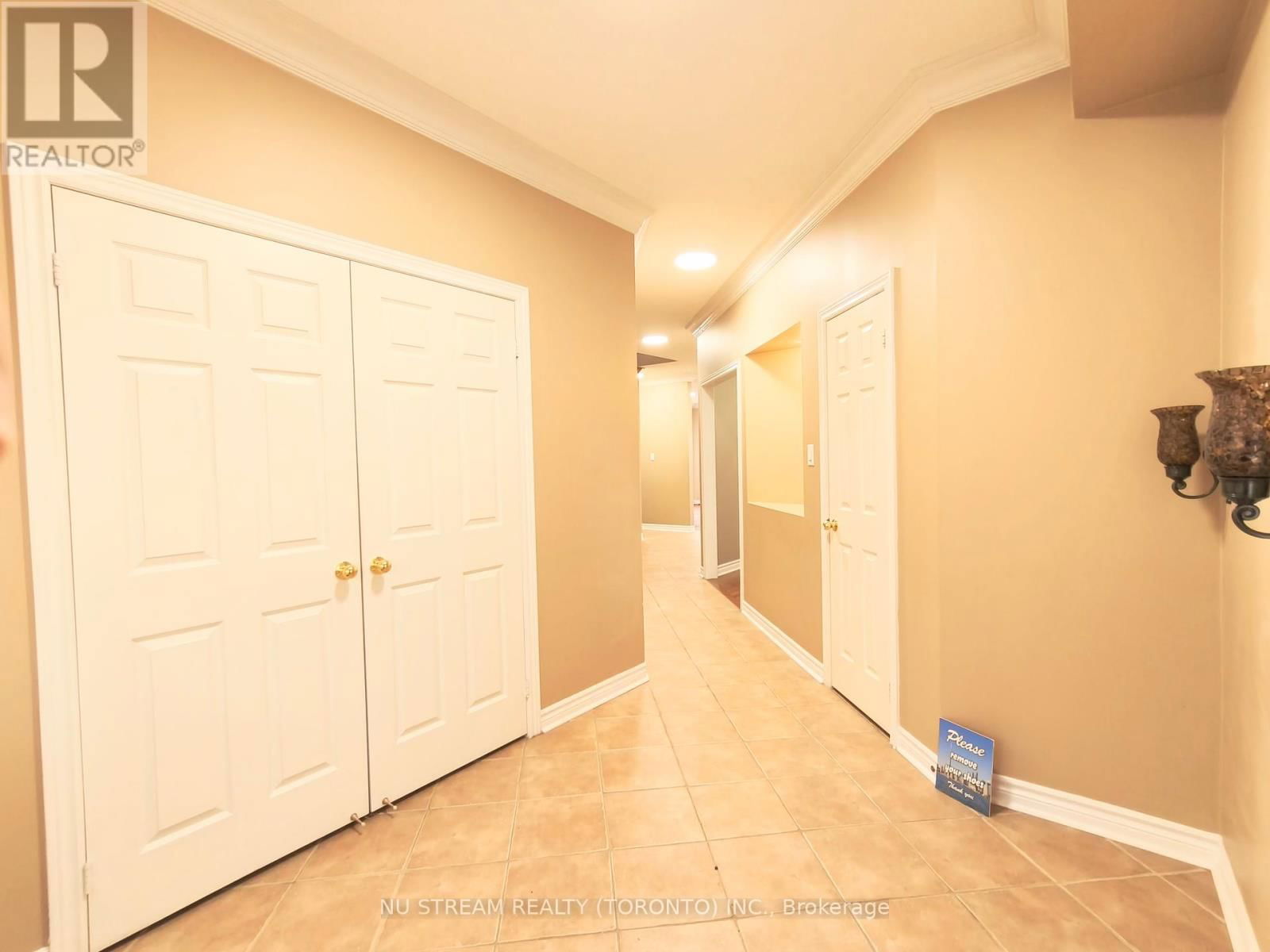 279 TWIN HILLS CRESCENT Image 3
