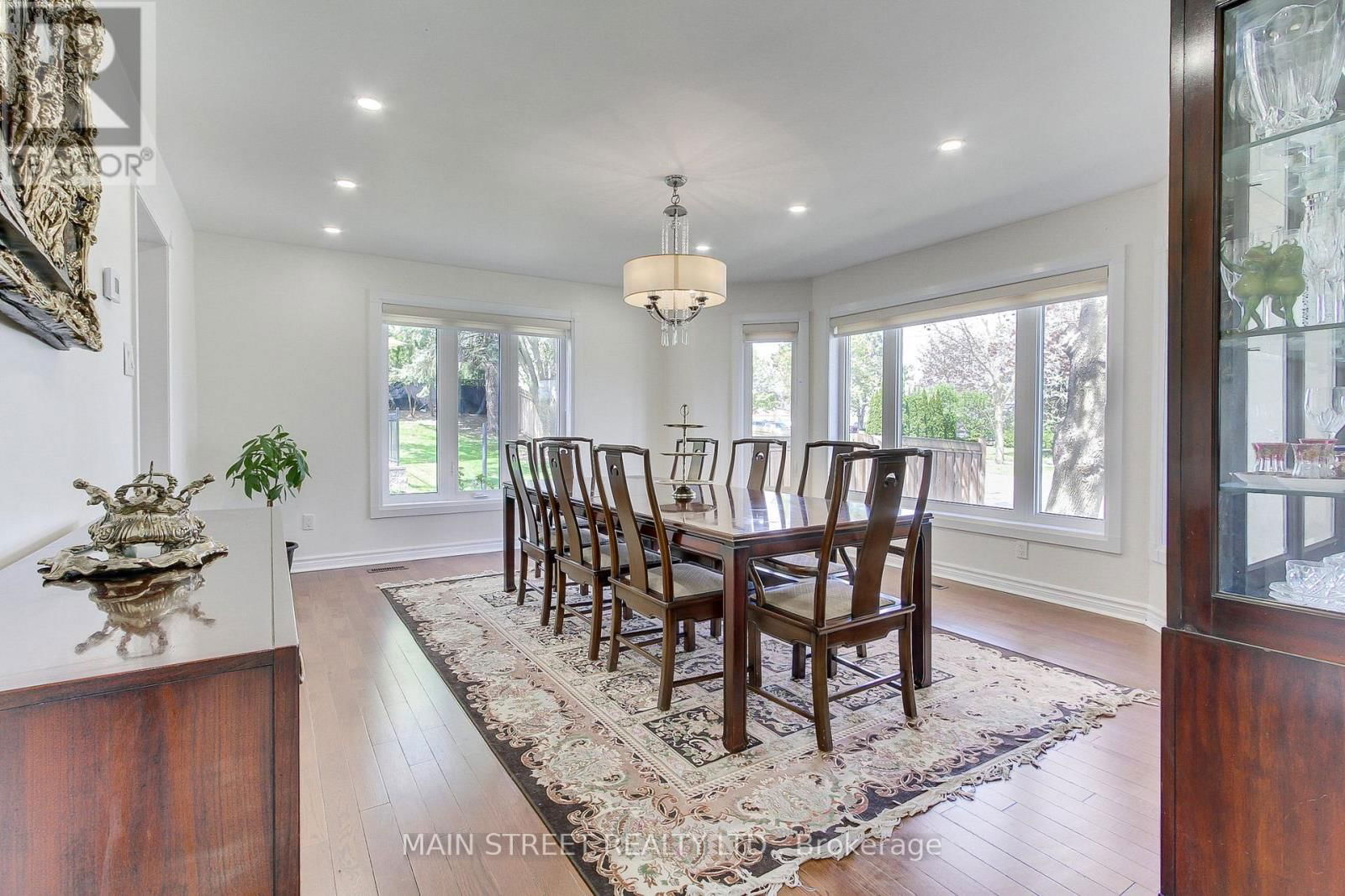 898 STONEHAVEN AVENUE Image 10