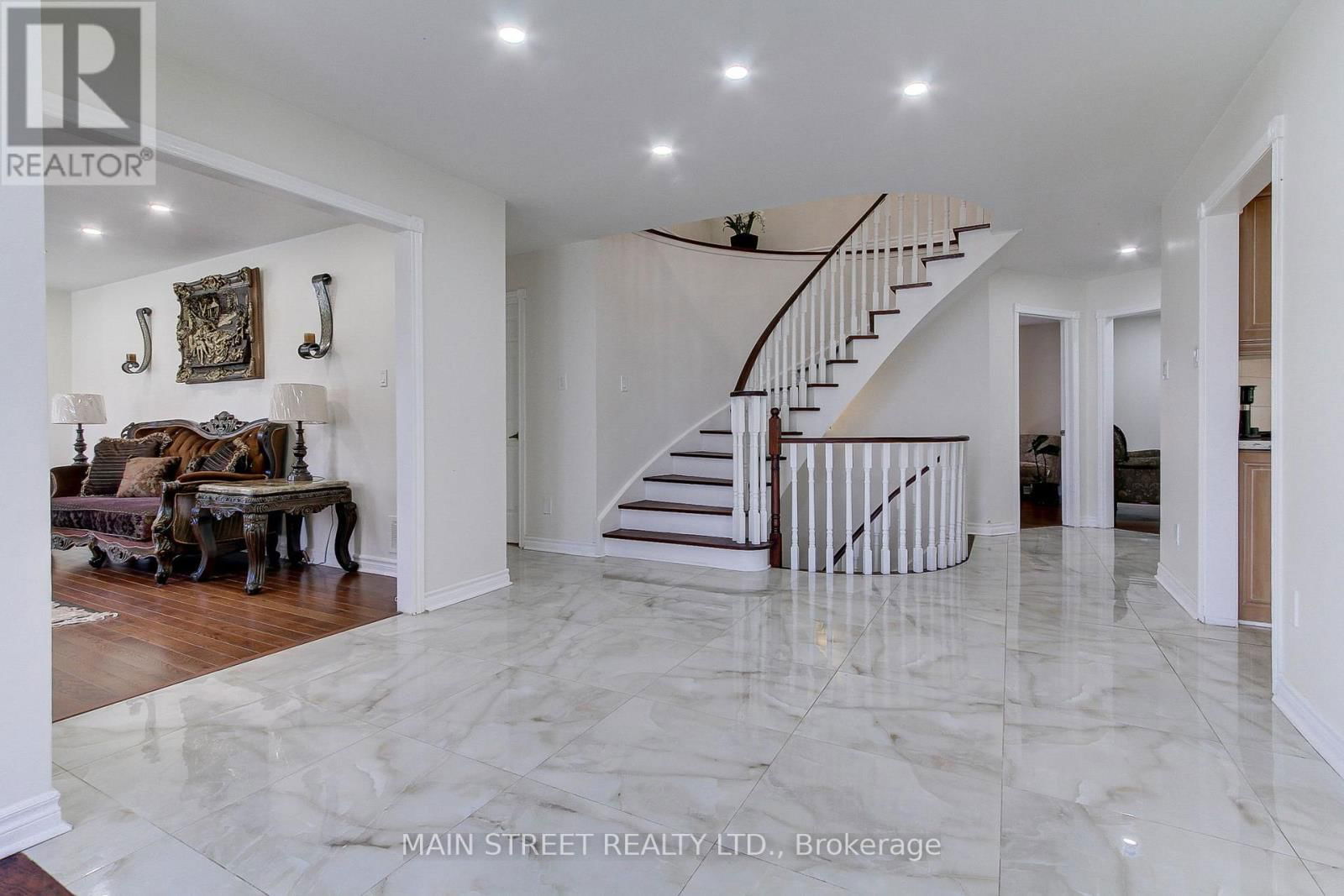 898 STONEHAVEN AVENUE Image 11