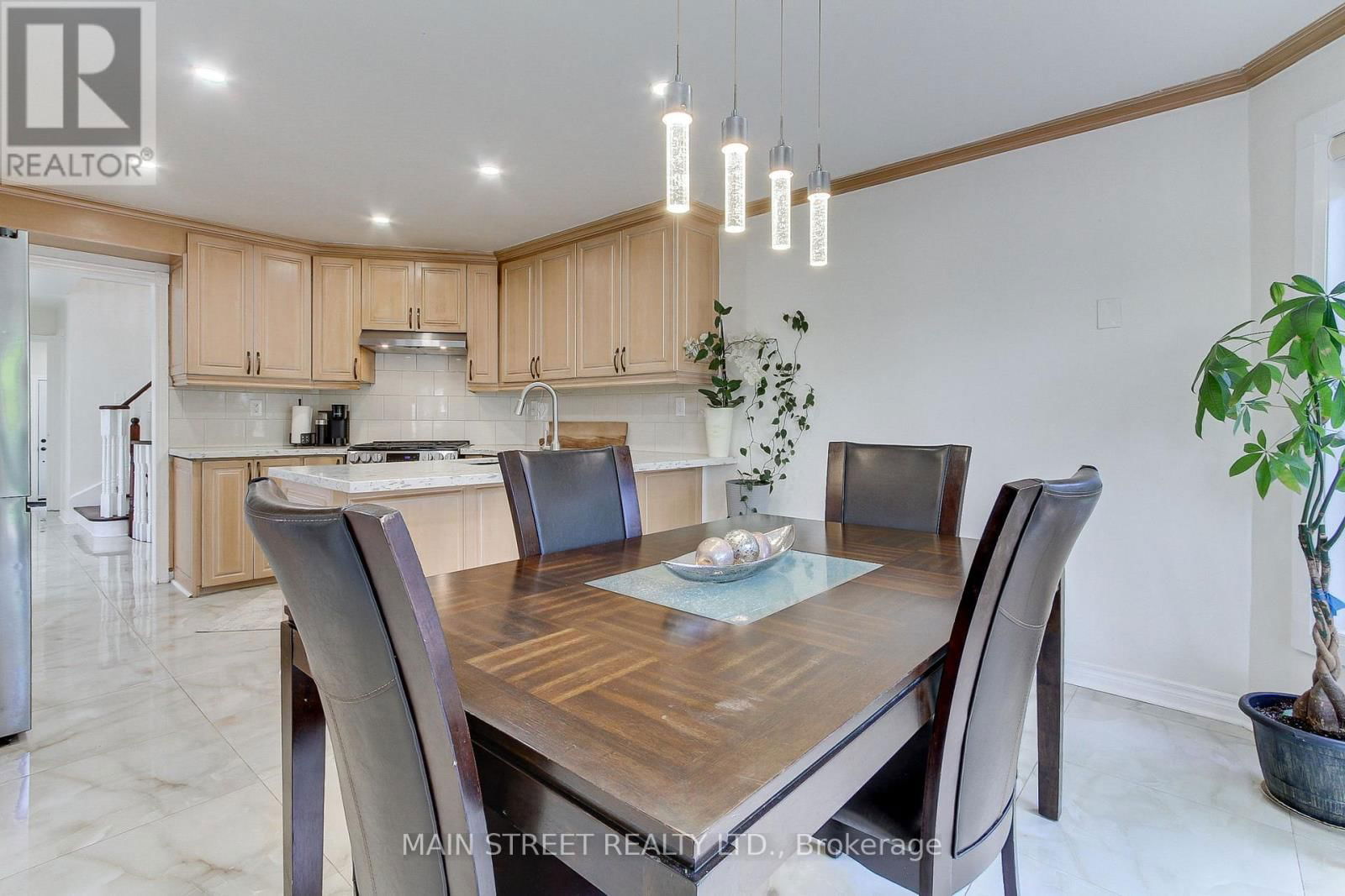 898 STONEHAVEN AVENUE Image 15