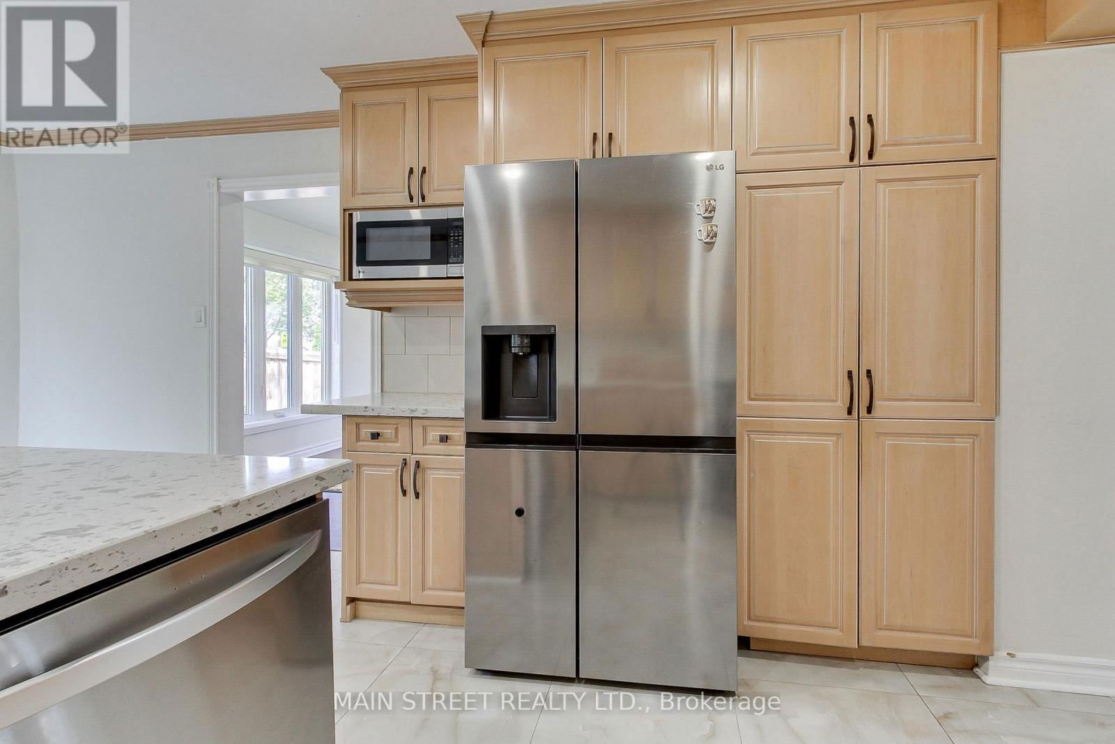 898 STONEHAVEN AVENUE Image 18