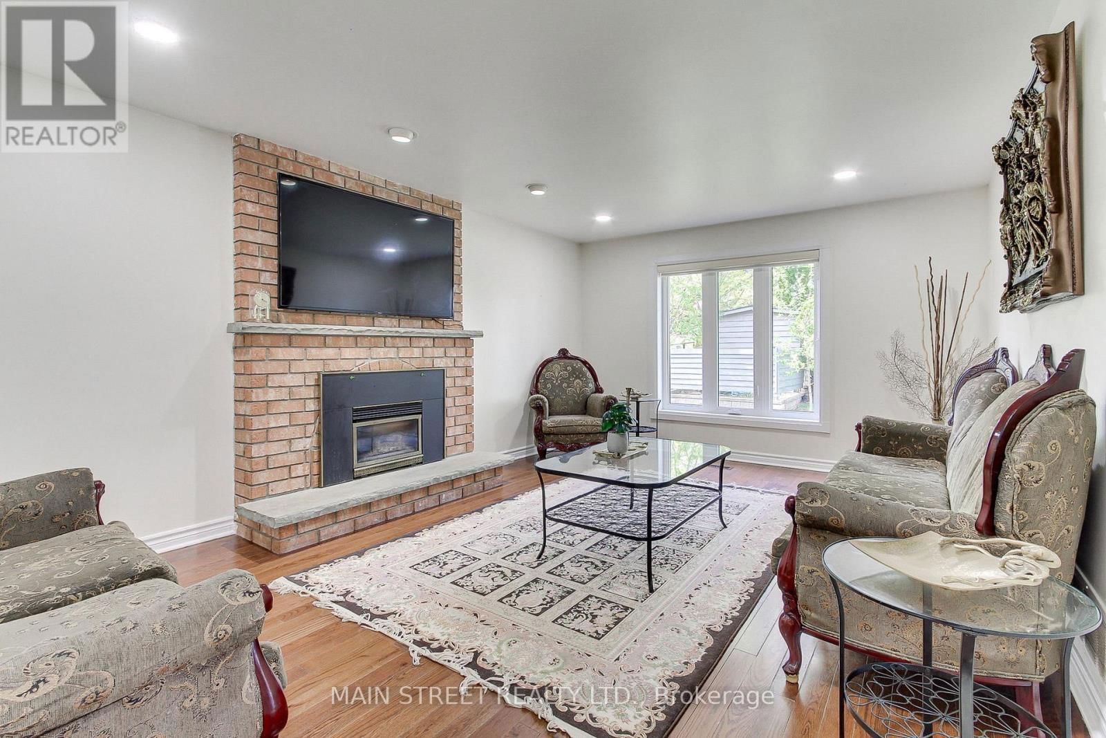898 STONEHAVEN AVENUE Image 19