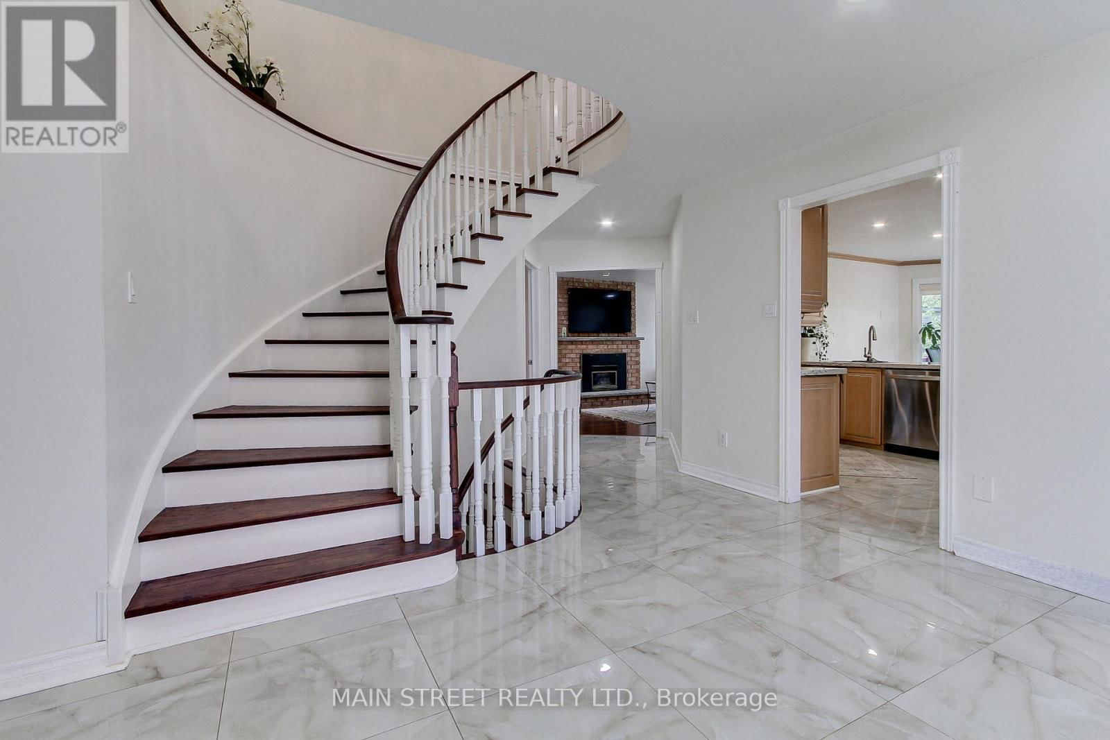 898 STONEHAVEN AVENUE Image 21