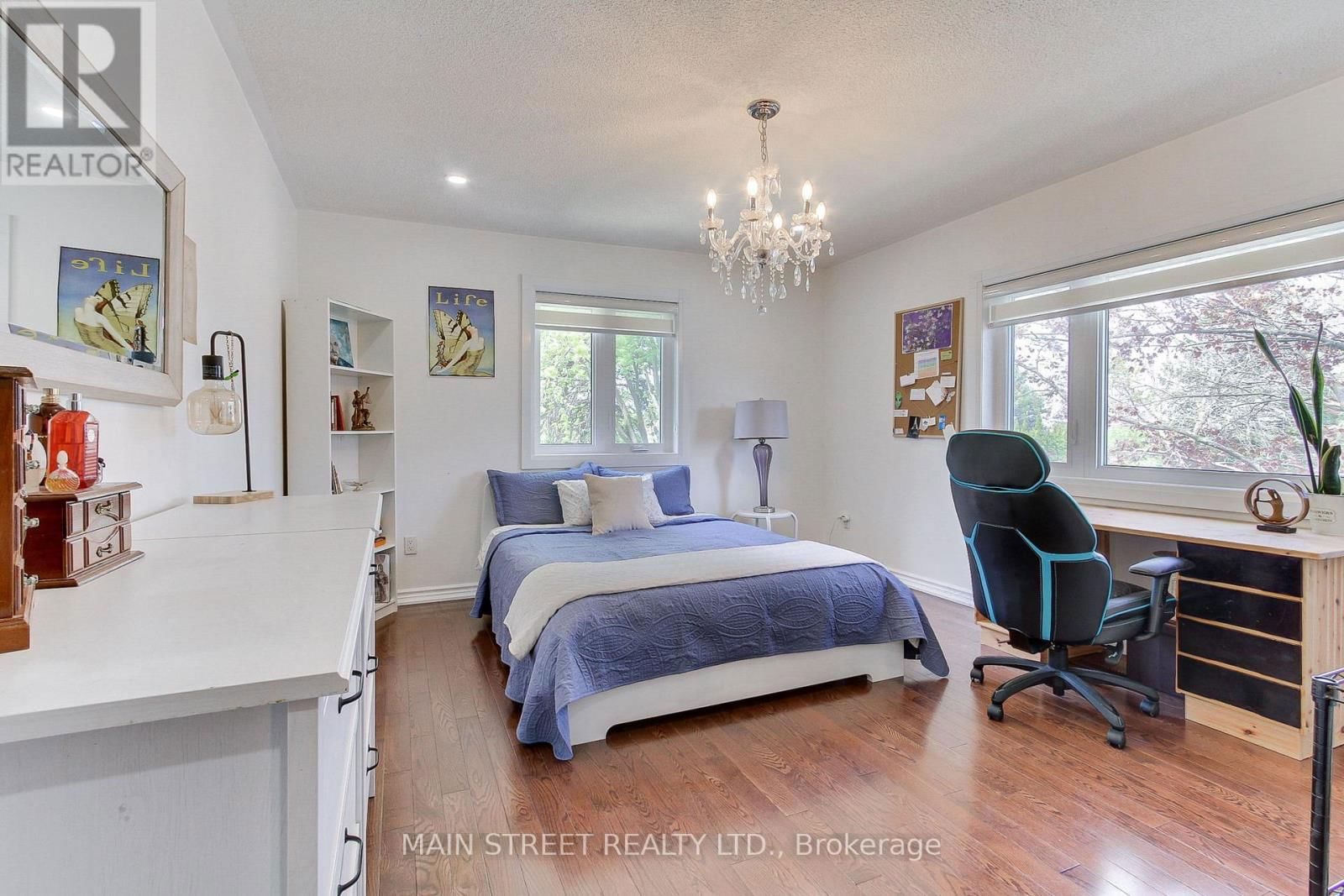 898 STONEHAVEN AVENUE Image 28
