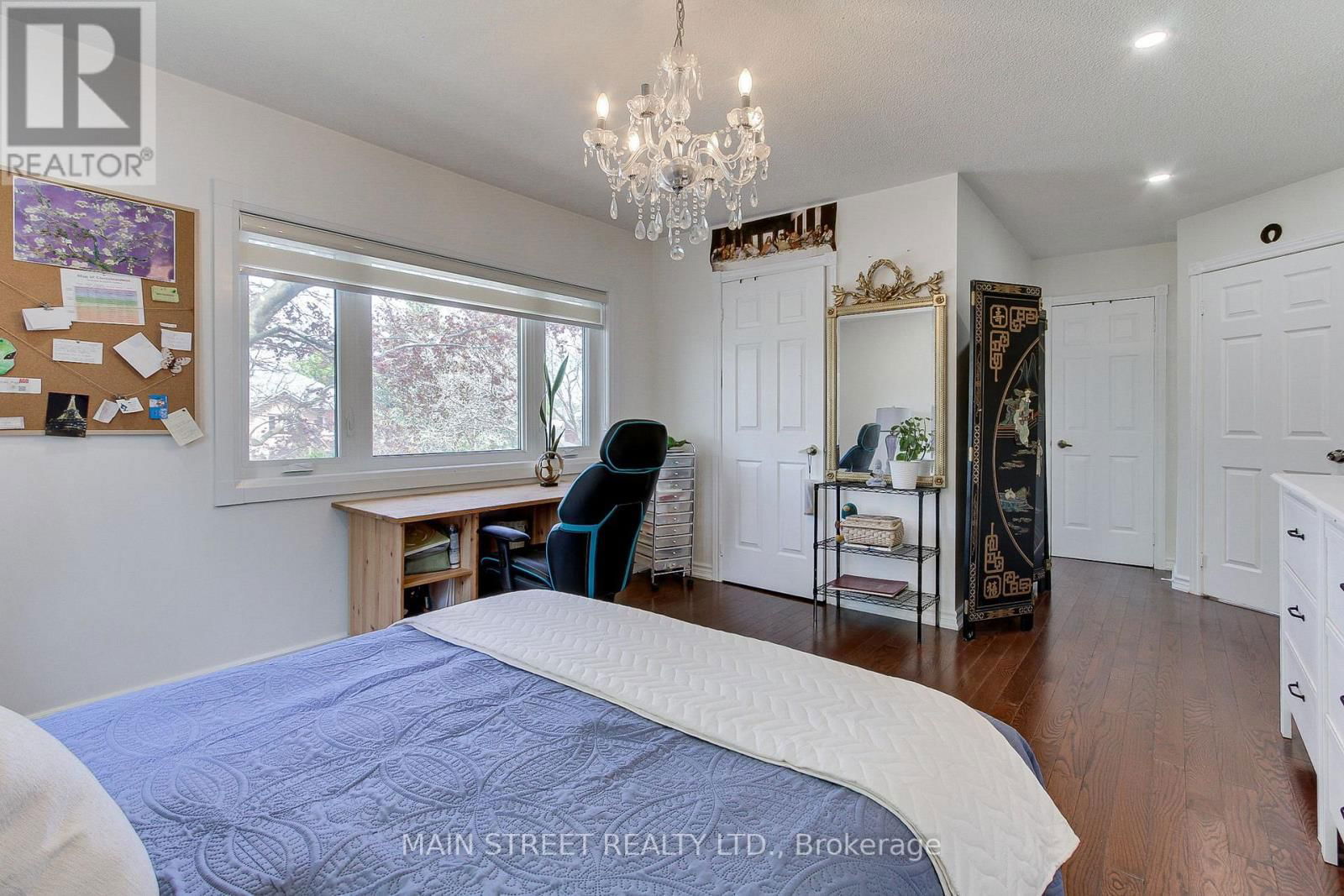 898 STONEHAVEN AVENUE Image 29