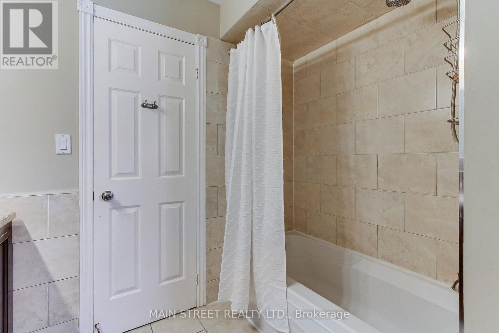 898 STONEHAVEN AVENUE Image 33