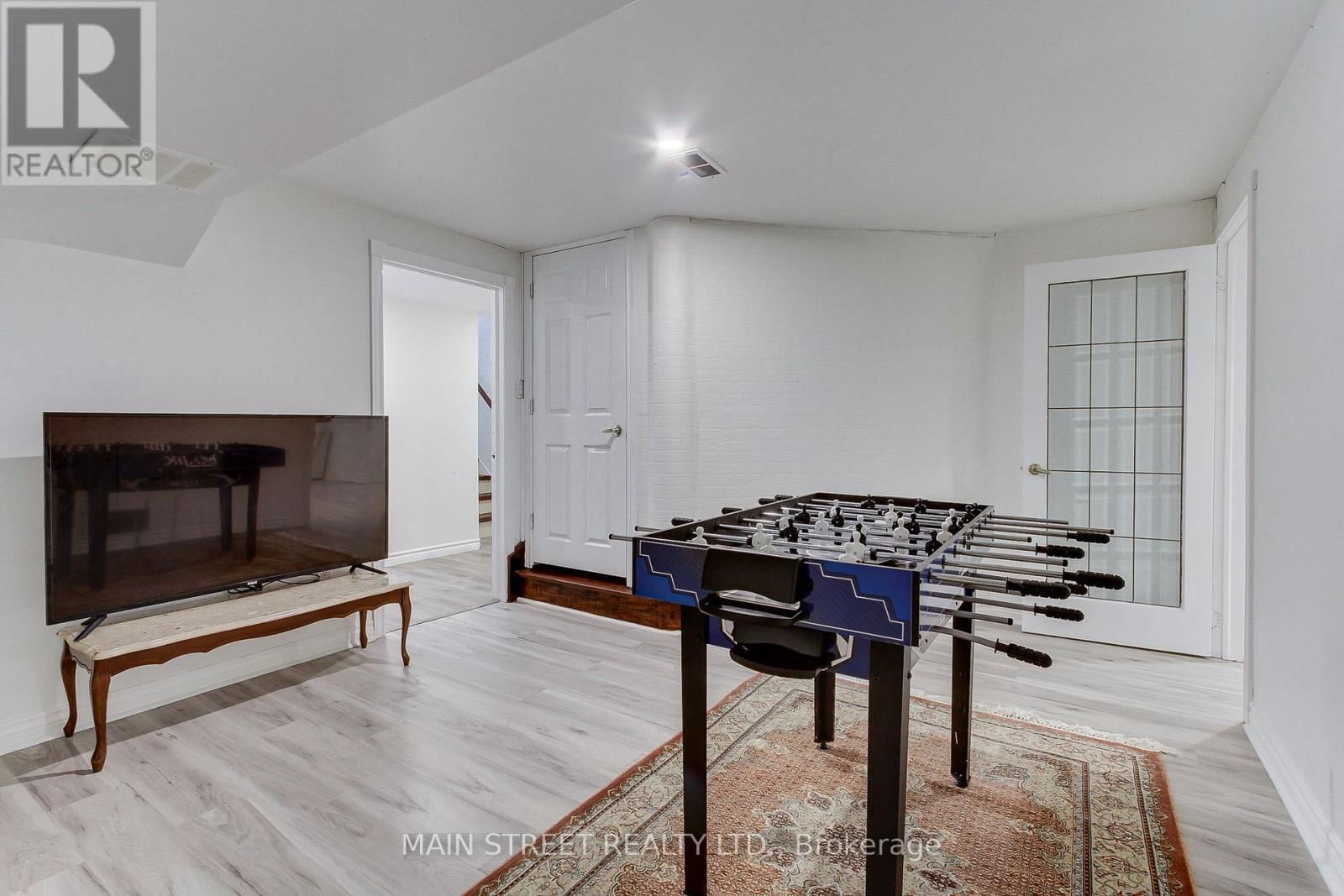 898 STONEHAVEN AVENUE Image 40