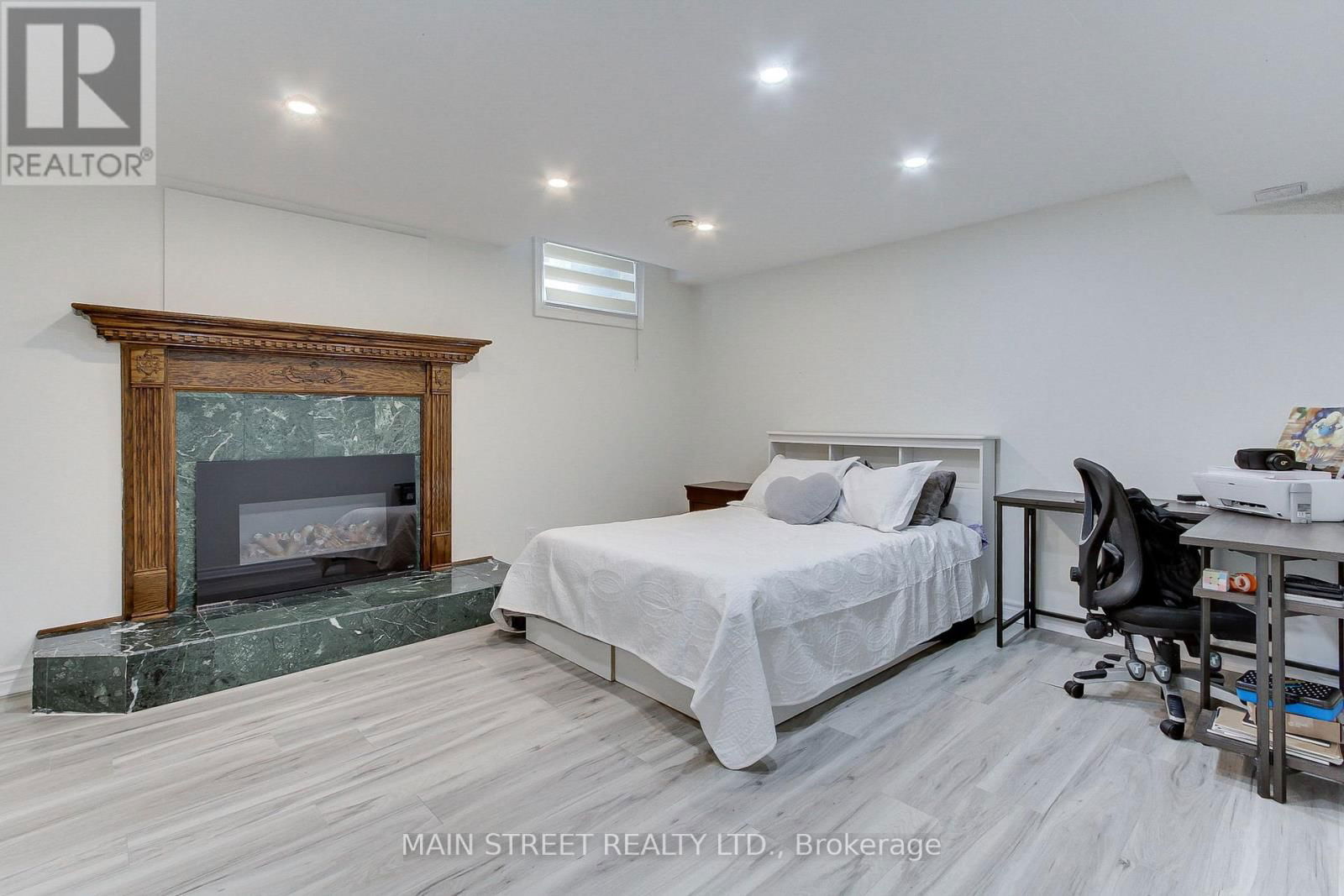 898 STONEHAVEN AVENUE Image 41