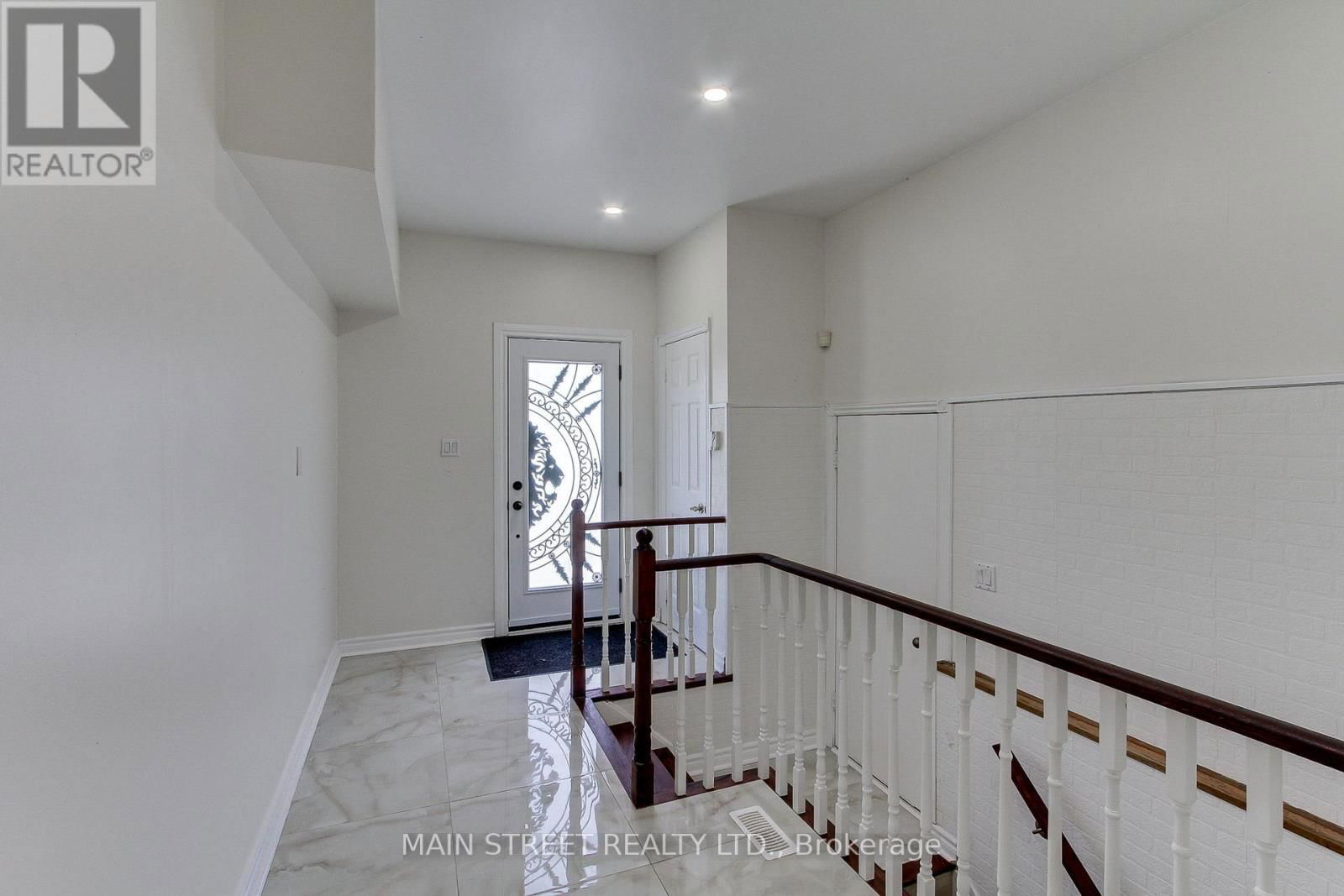 898 STONEHAVEN AVENUE Image 44