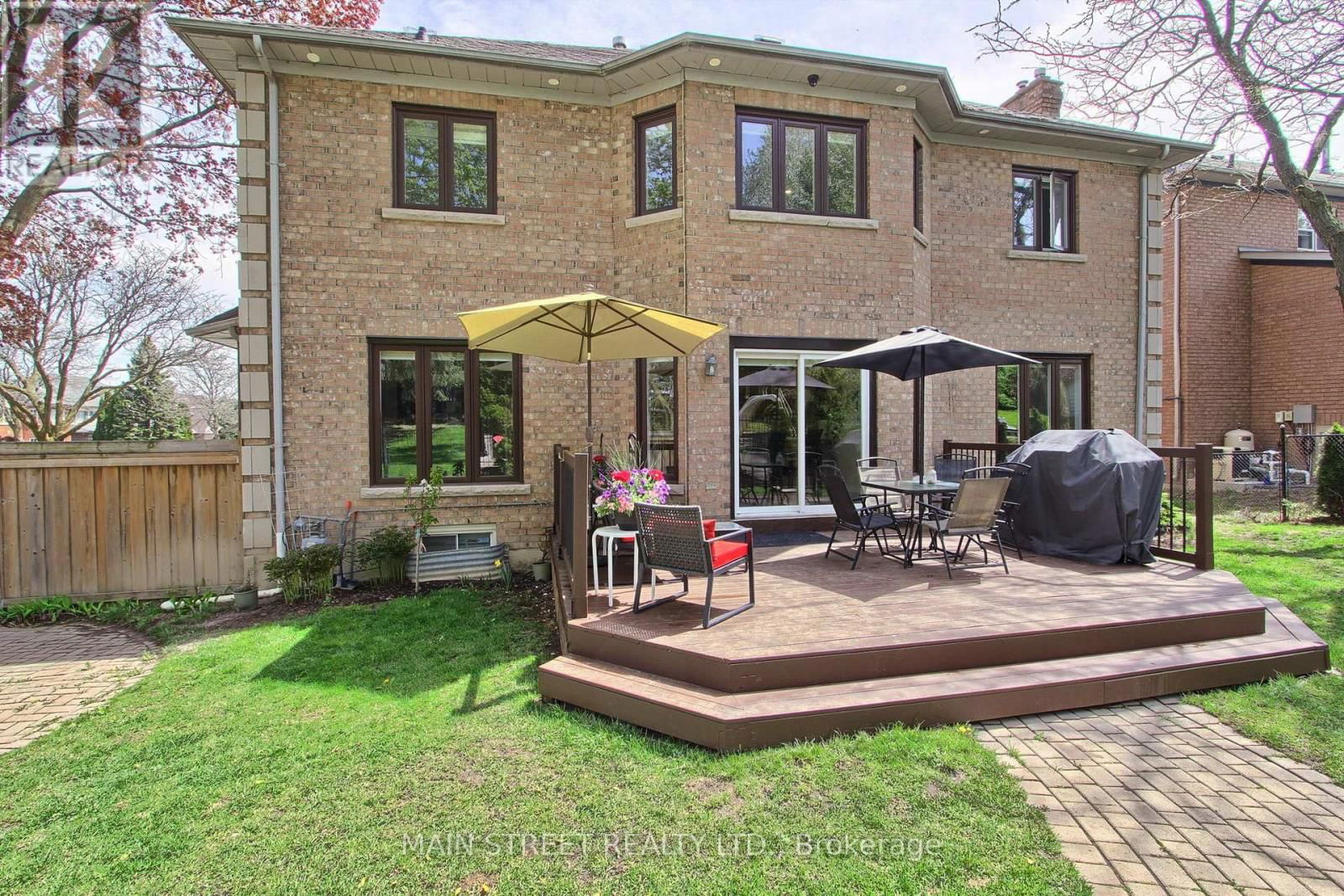 898 STONEHAVEN AVENUE Image 8