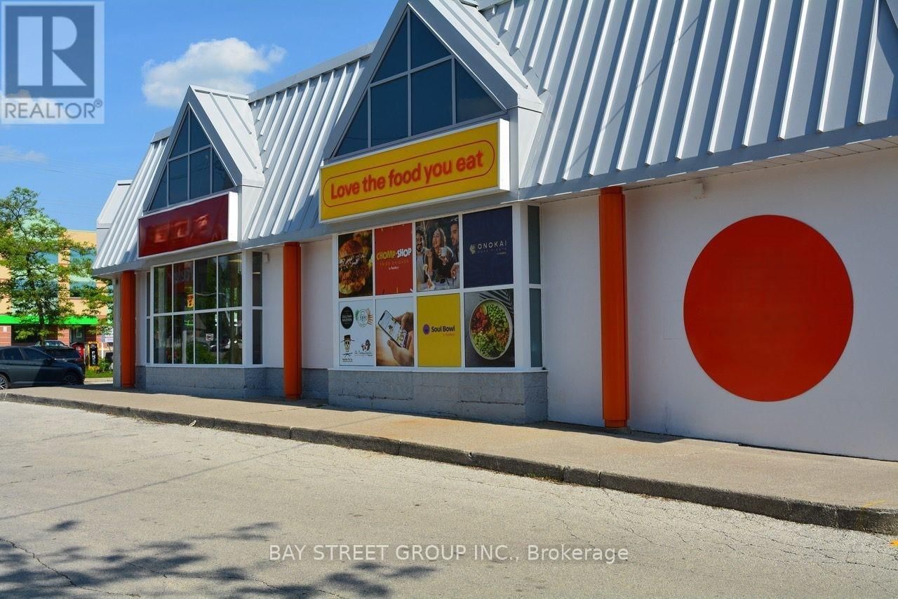 14846 YONGE STREET Image 25