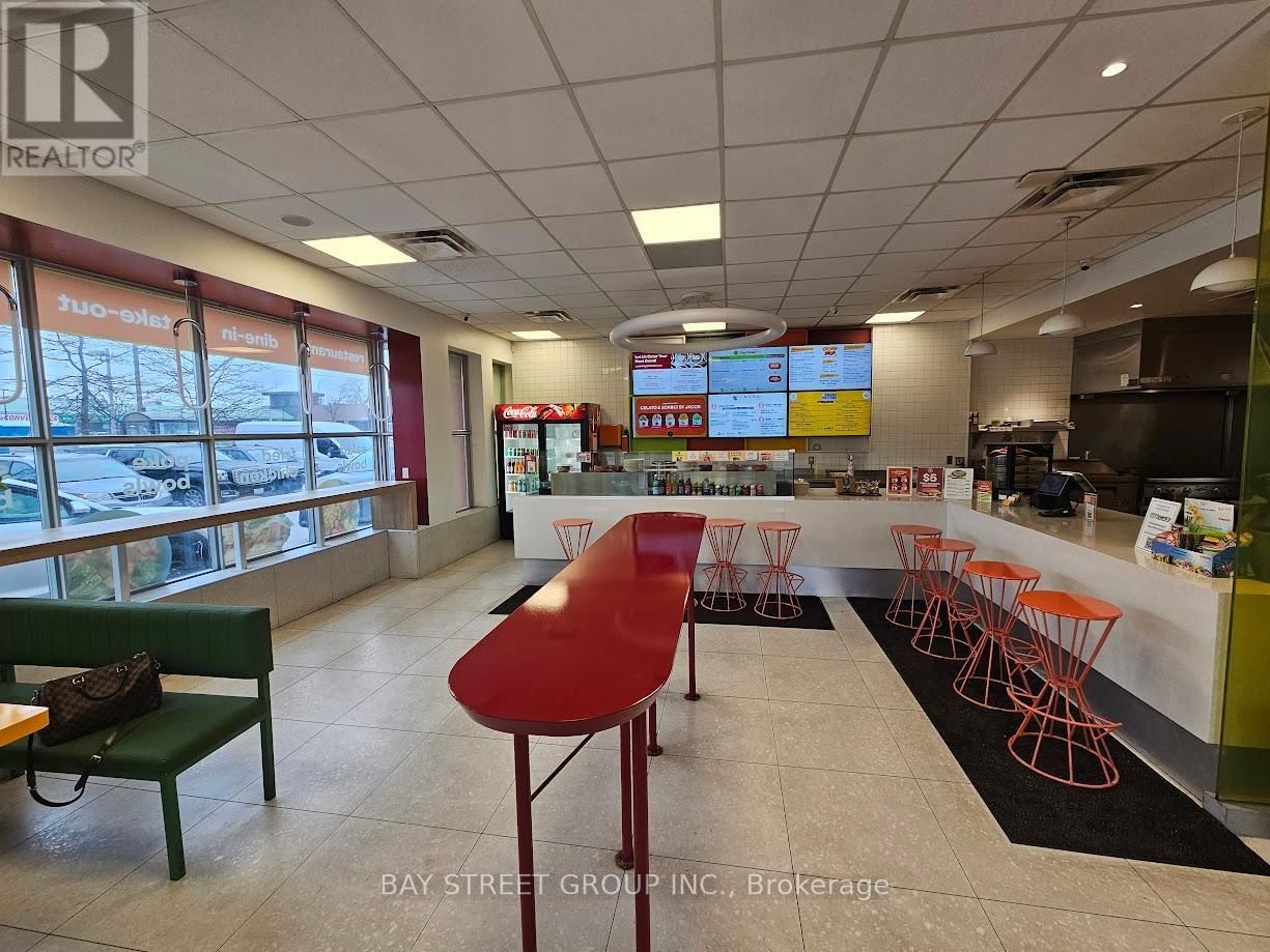 14846 YONGE STREET Image 6