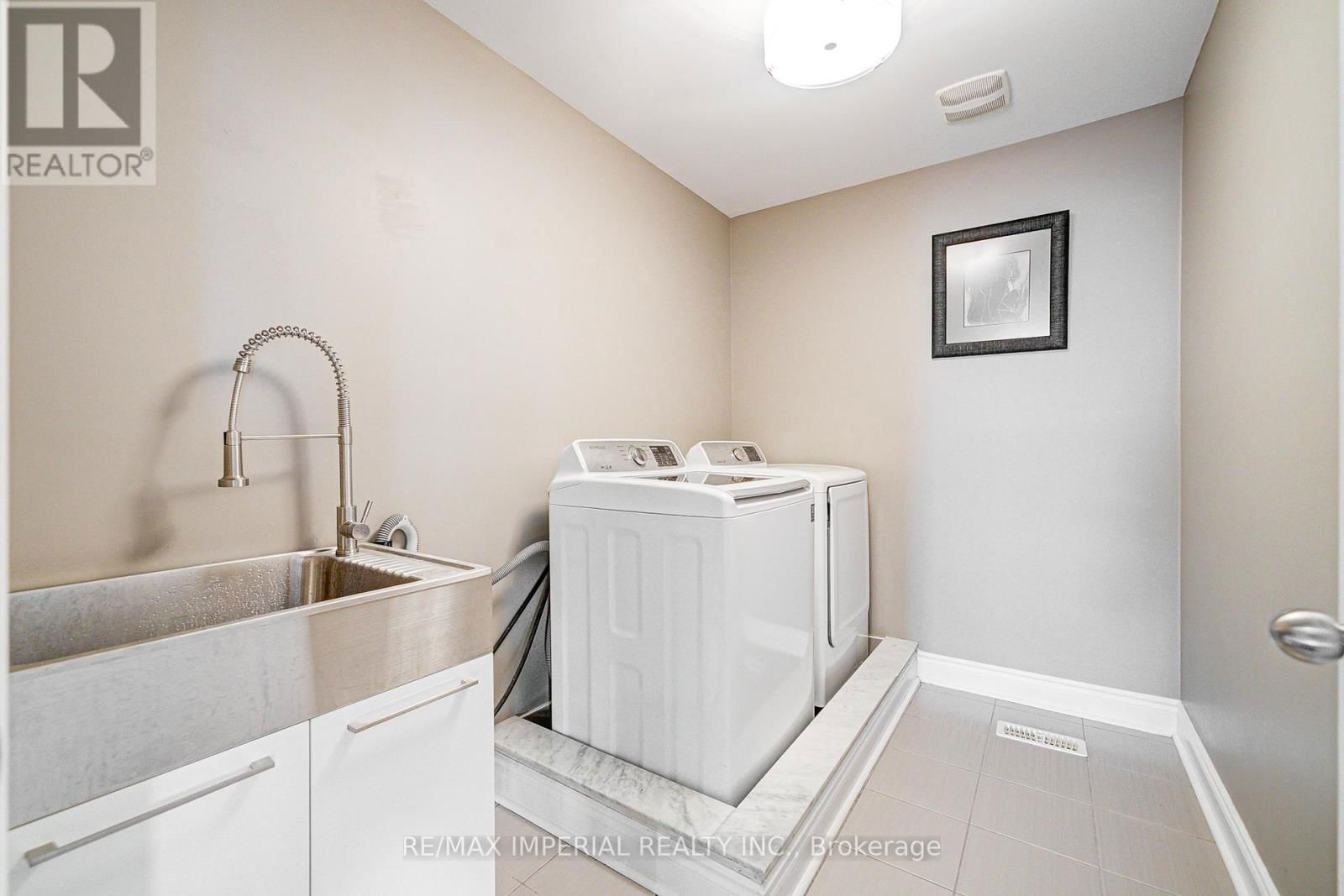 982 WILBUR PIPHER CIRCLE Image 39