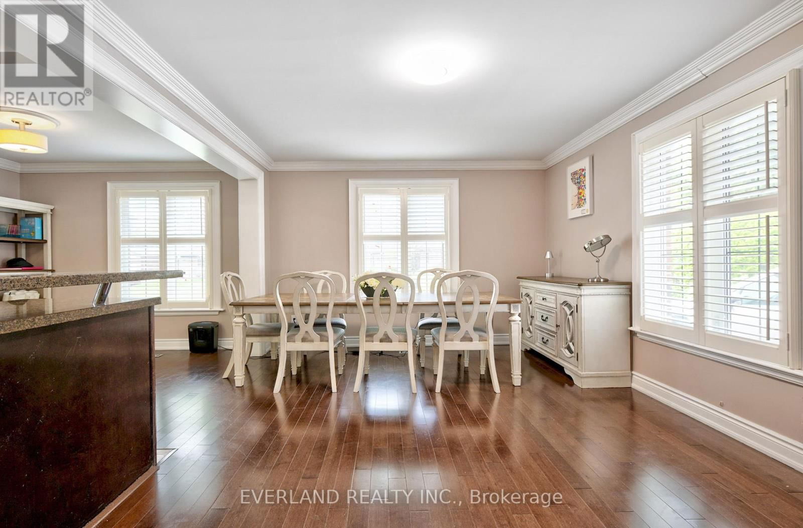 35 RAVENGLOSS DRIVE Image 4