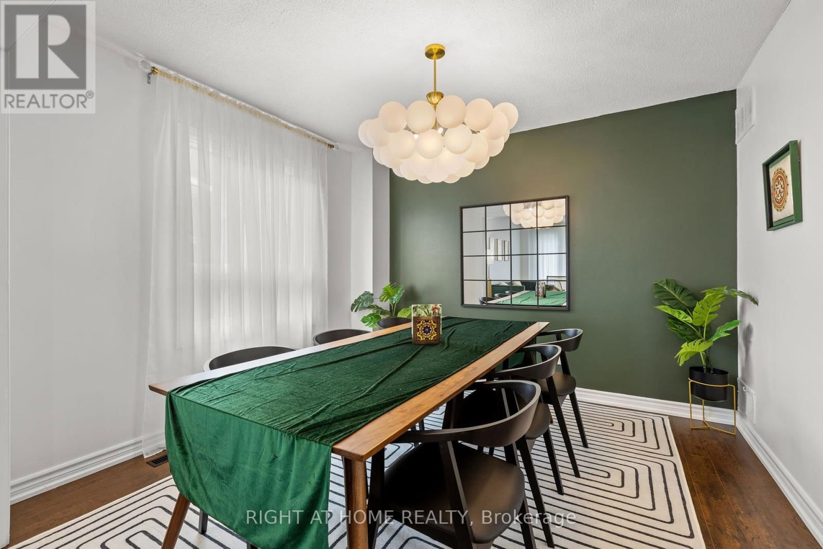 4 DEENA PLACE Image 11