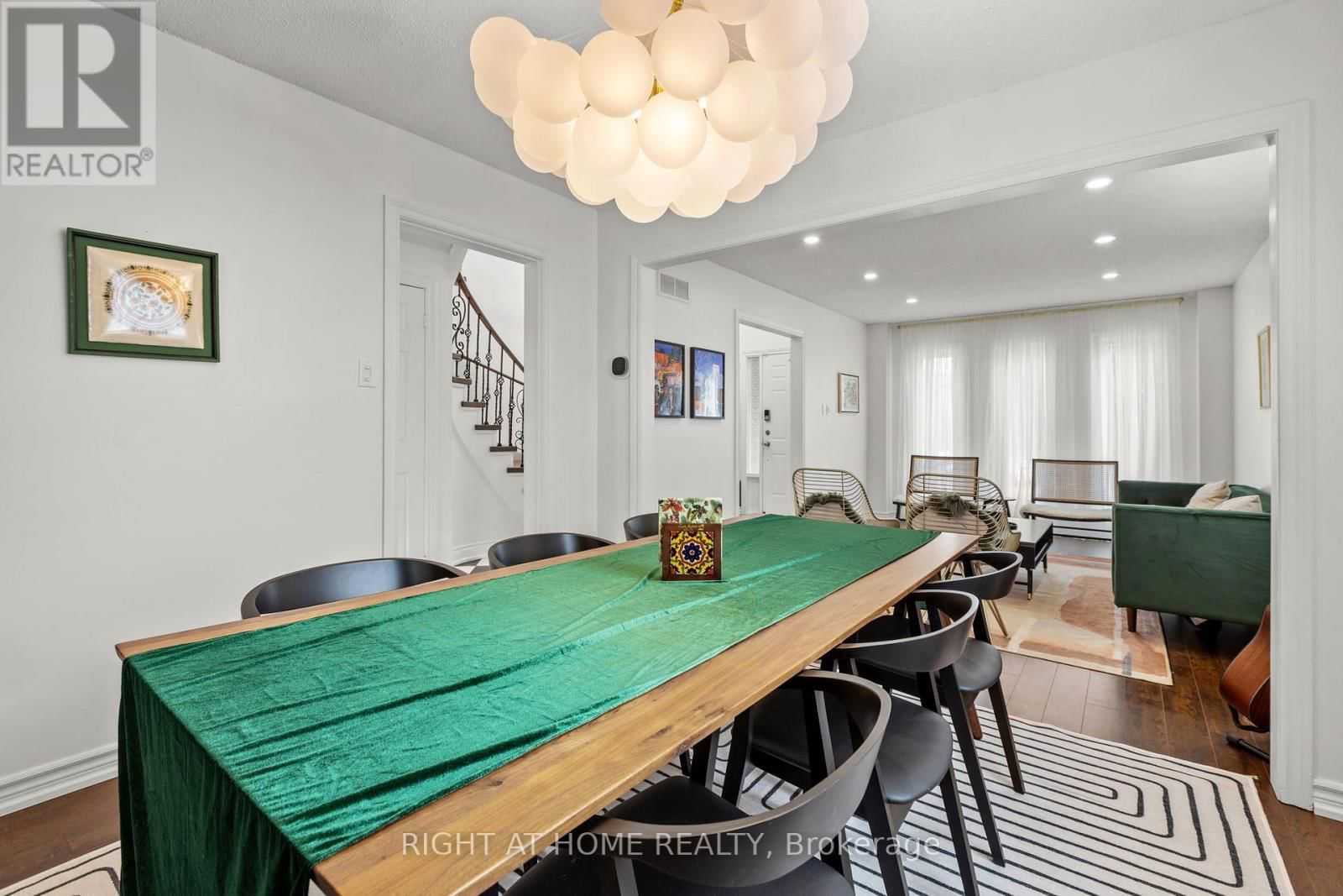4 DEENA PLACE Image 12