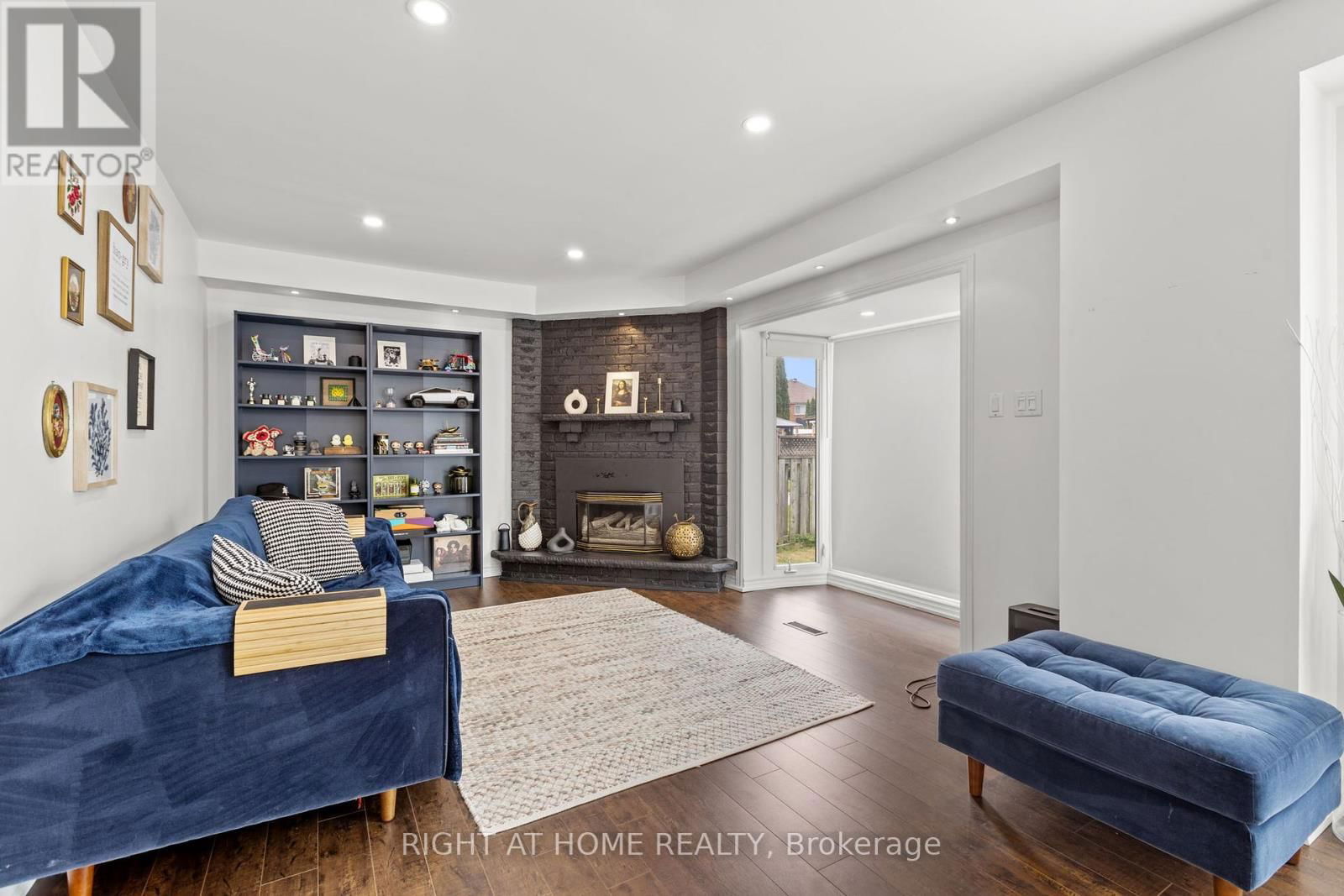 4 DEENA PLACE Image 17