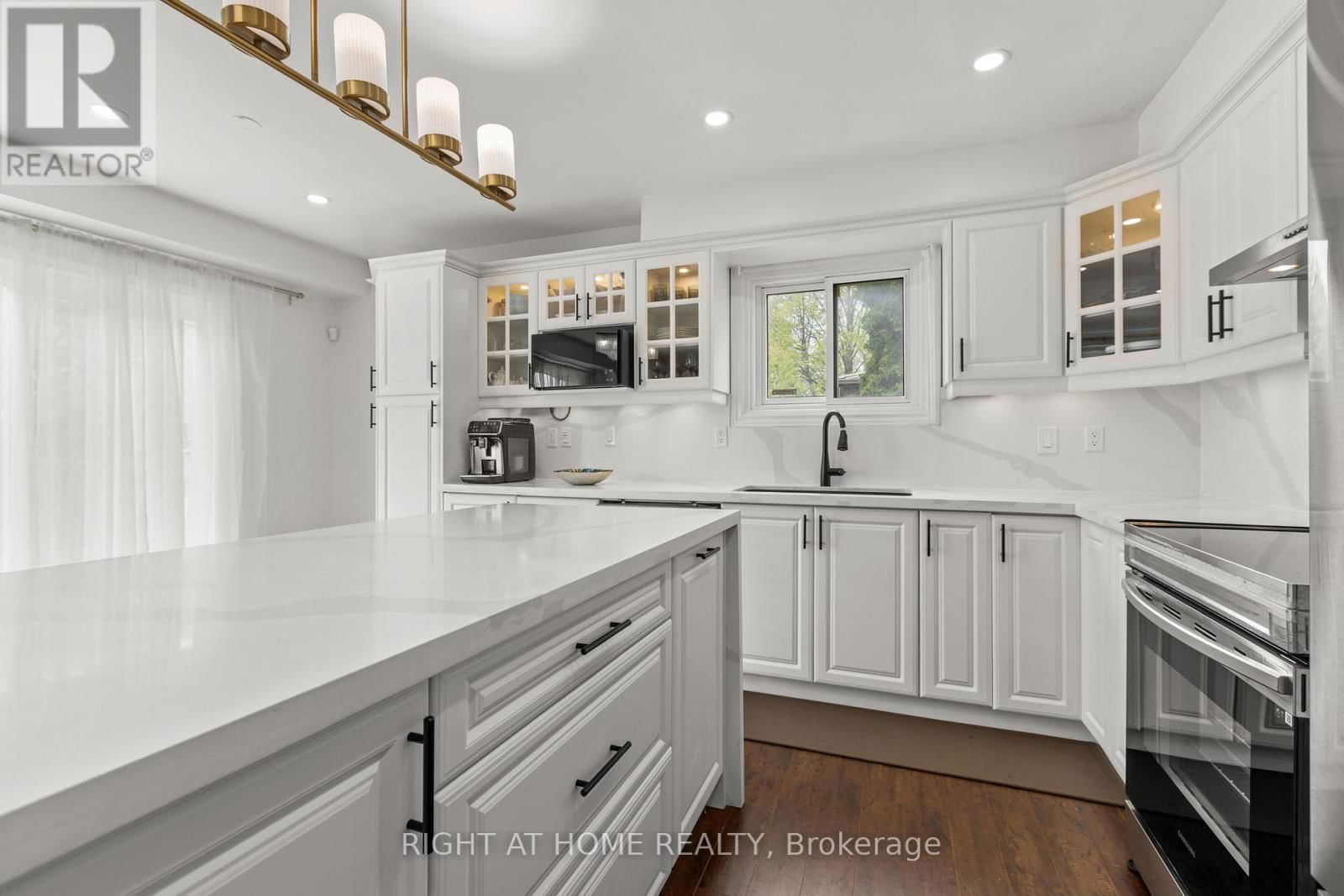 4 DEENA PLACE Image 22