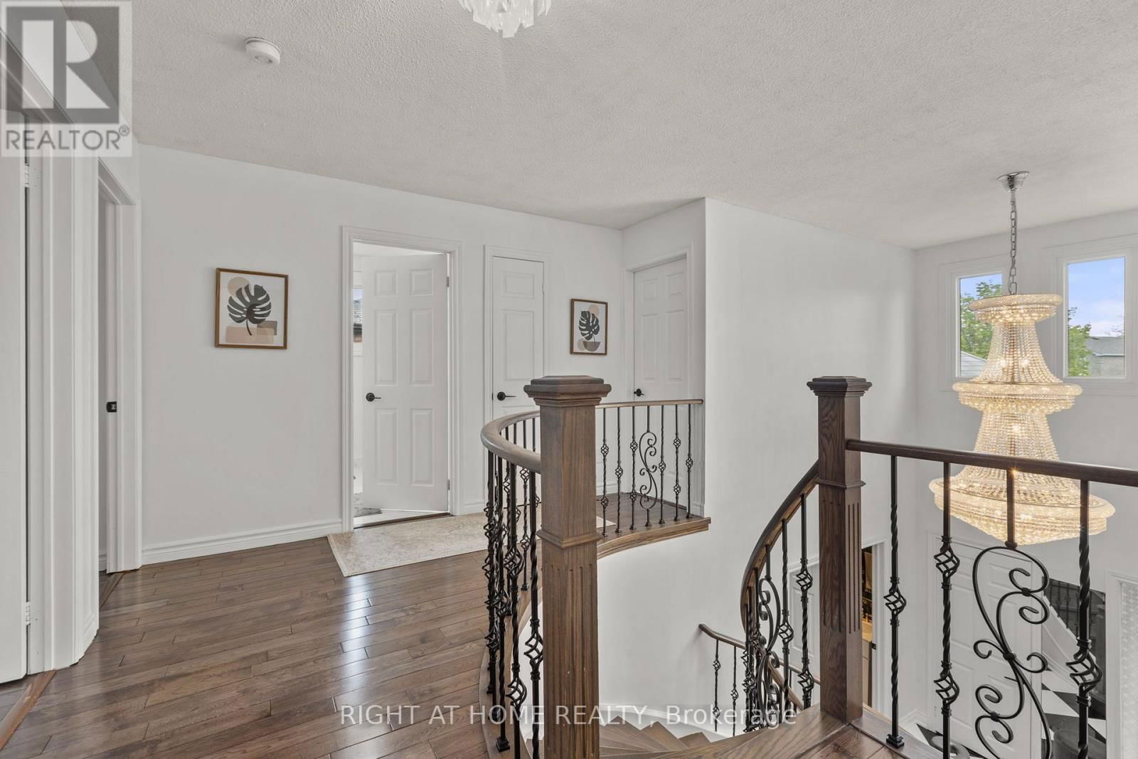4 DEENA PLACE Image 25