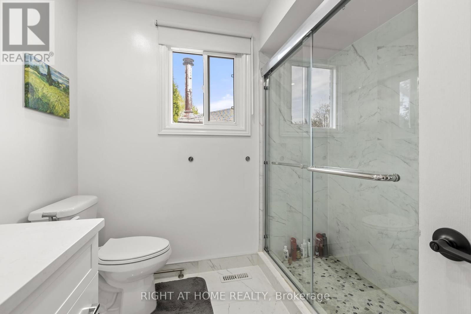 4 DEENA PLACE Image 32