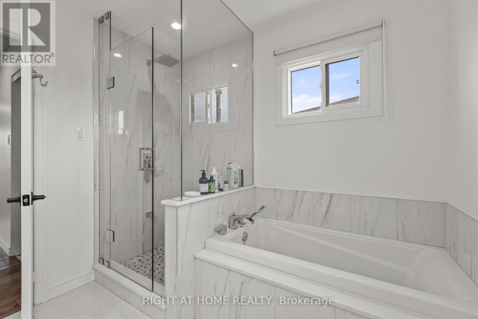 4 DEENA PLACE Image 37