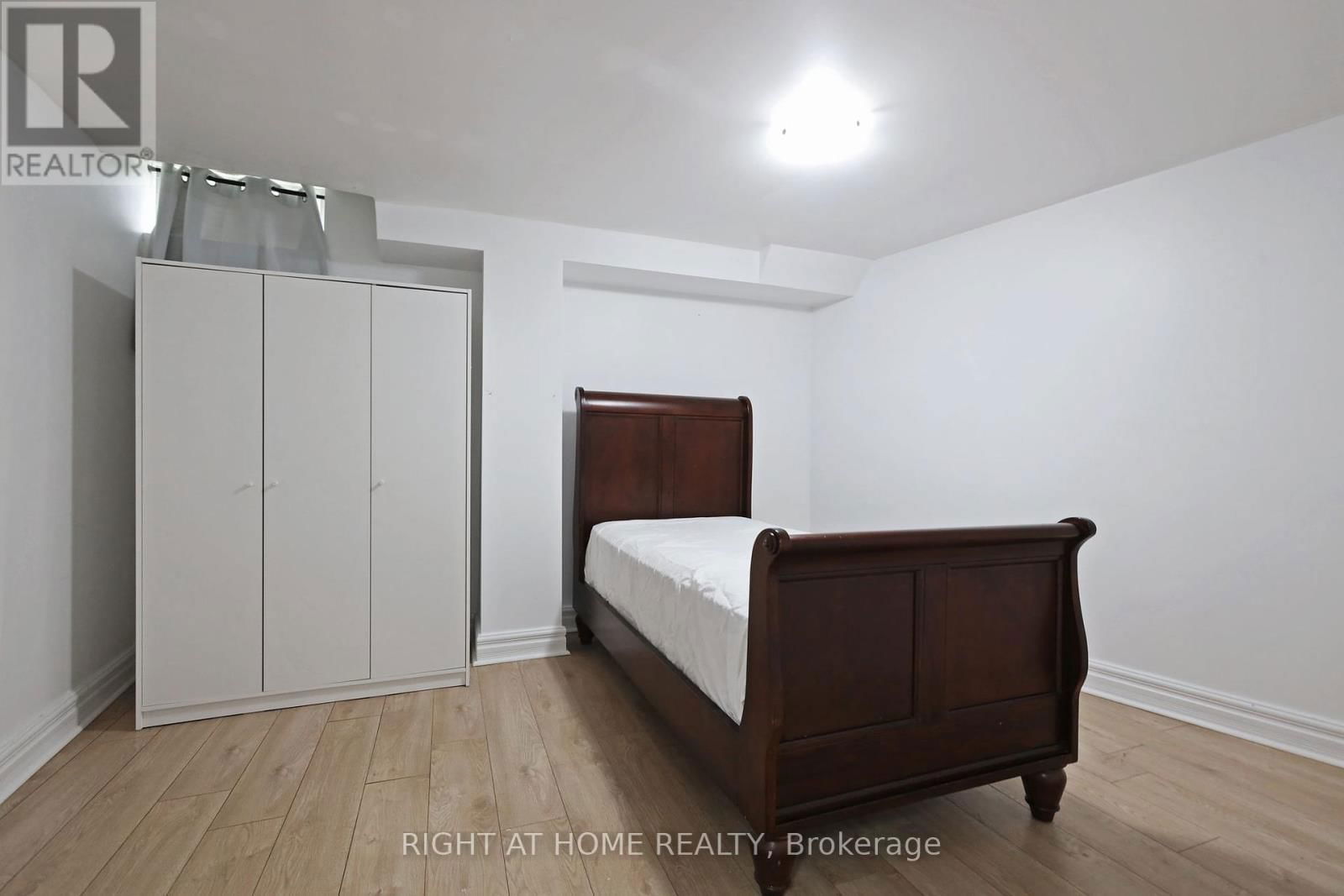 4 DEENA PLACE Image 41