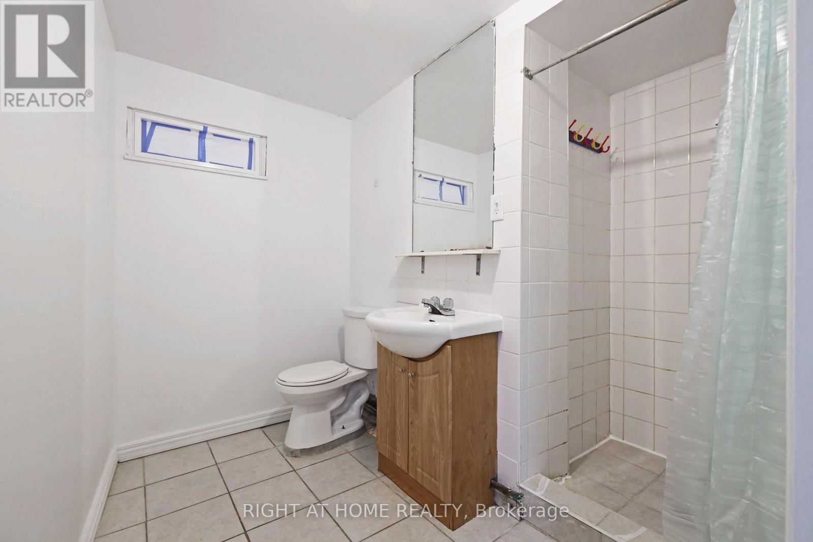 4 DEENA PLACE Image 44