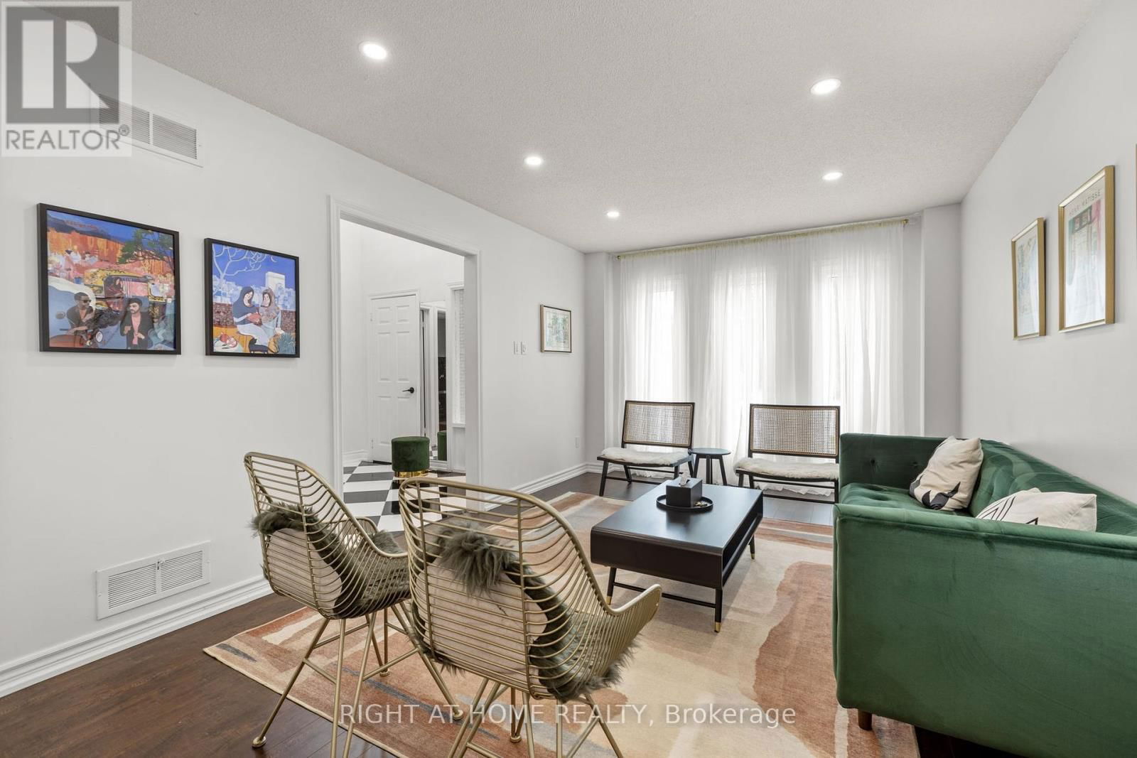 4 DEENA PLACE Image 8
