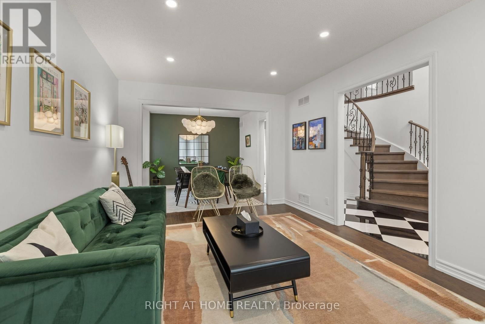 4 DEENA PLACE Image 9