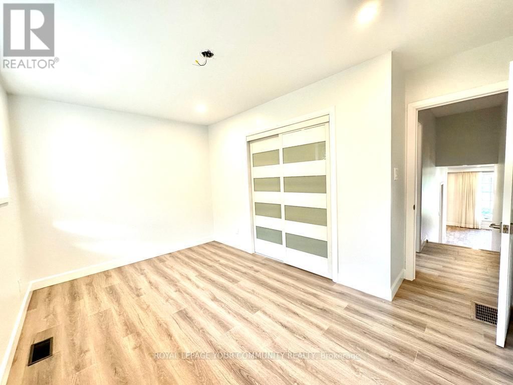 19 HURON COURT Image 8