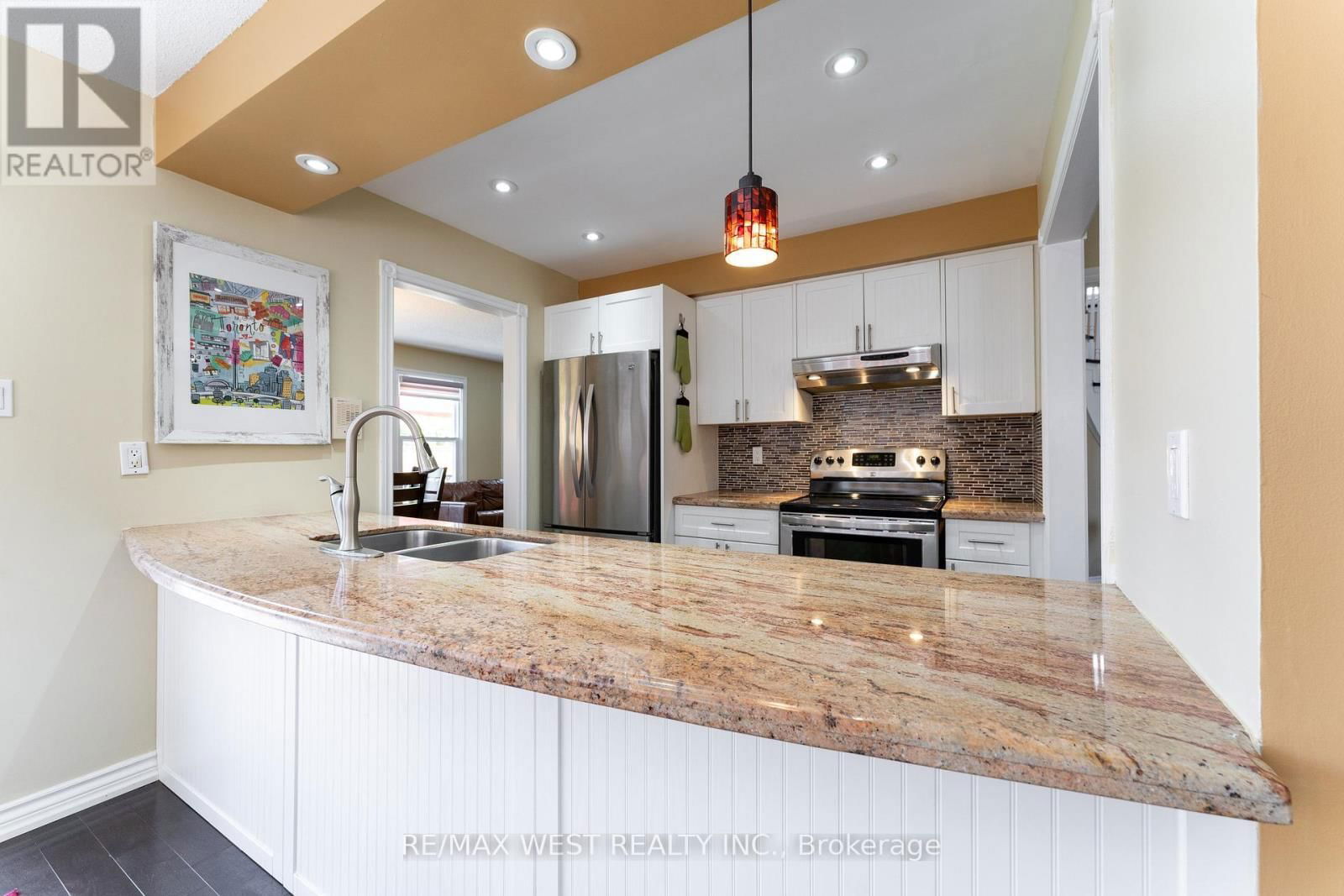 226 AUSTIN DRIVE Image 11