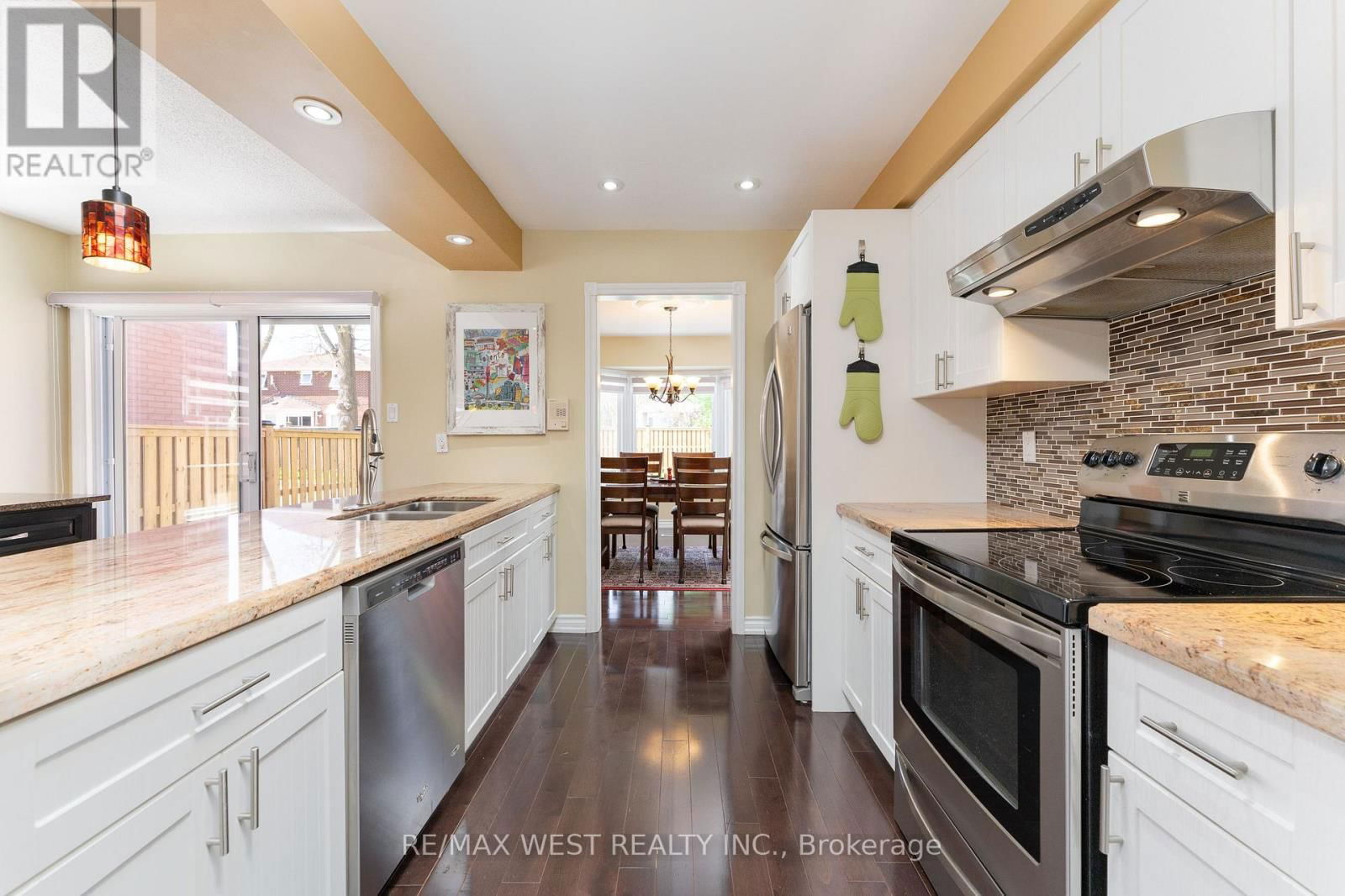 226 AUSTIN DRIVE Image 18