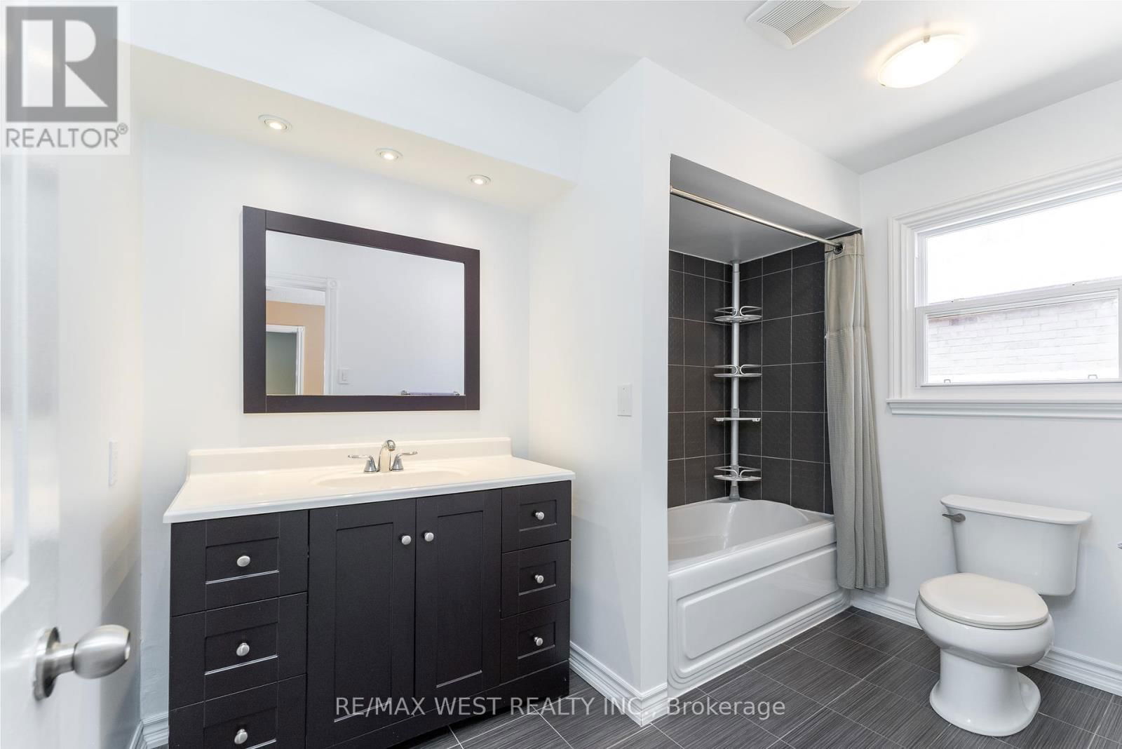 226 AUSTIN DRIVE Image 23