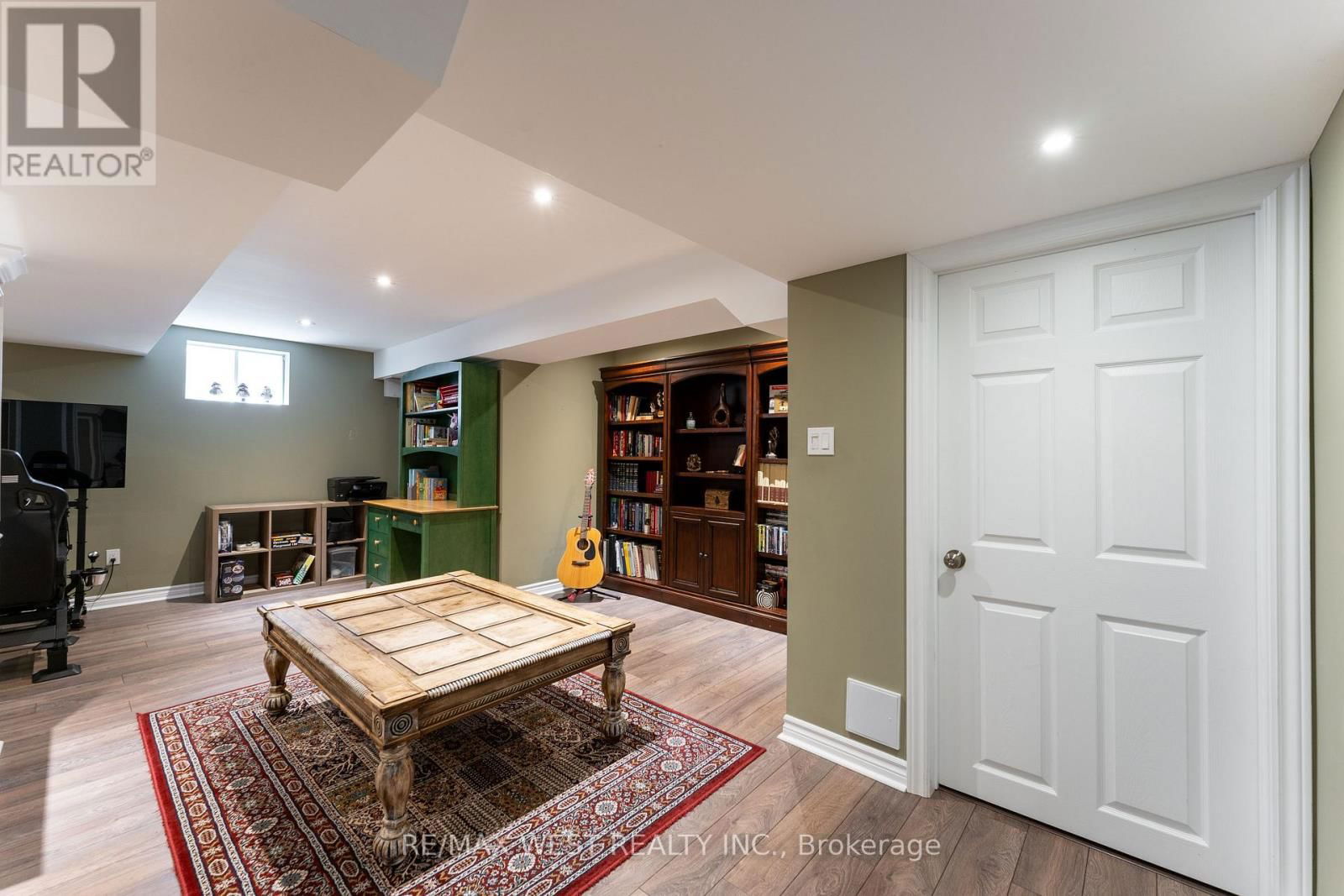 226 AUSTIN DRIVE Image 28