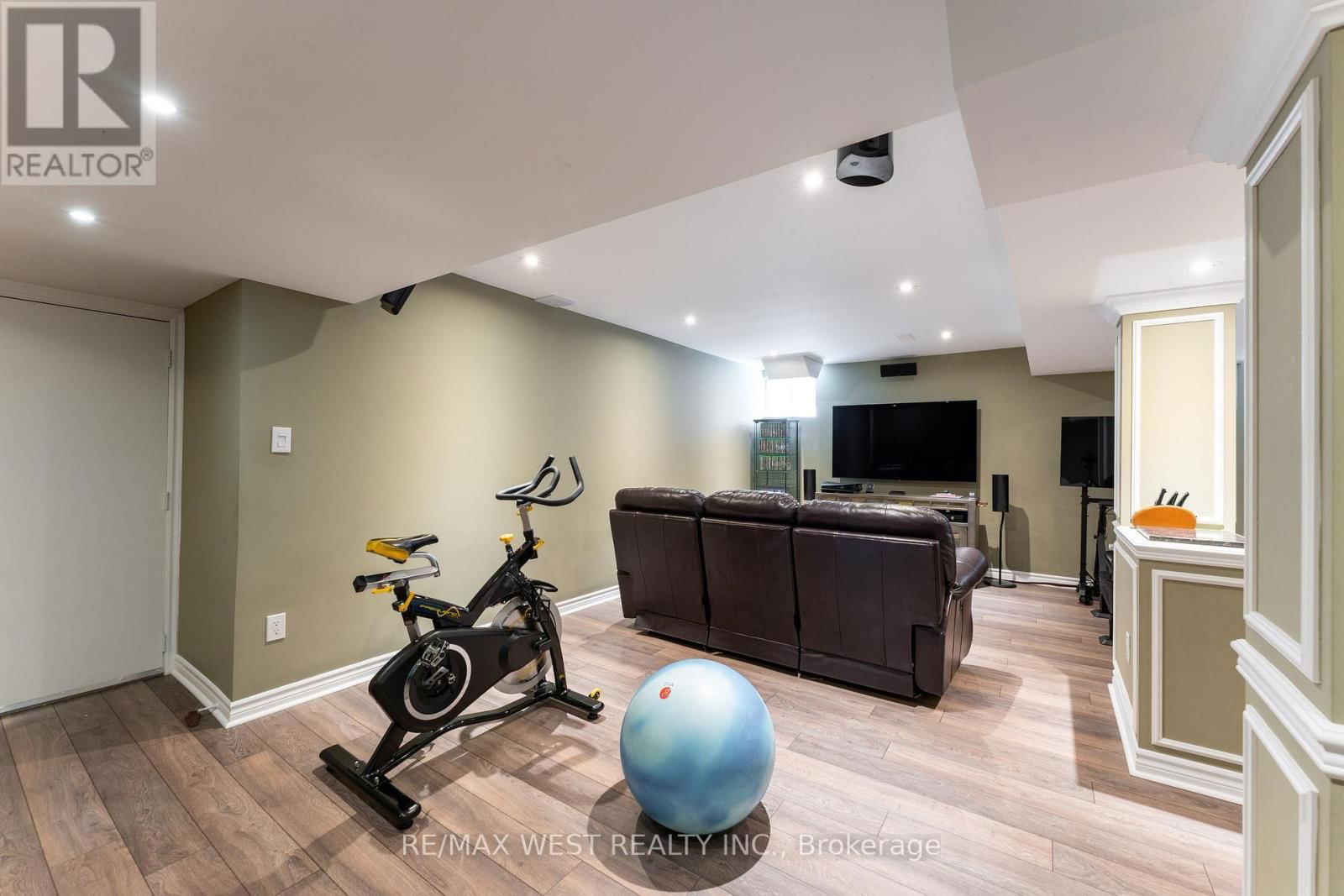 226 AUSTIN DRIVE Image 31