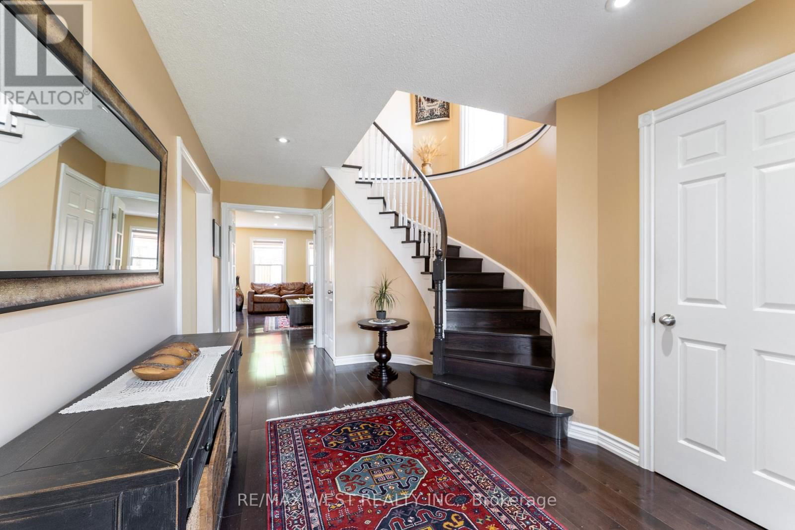 226 AUSTIN DRIVE Image 6